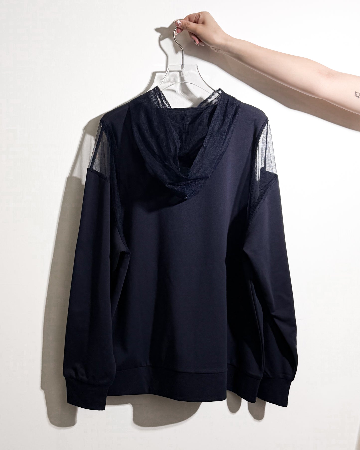 aalis ELIO 冷肩褶皱网纱荷叶边连帽衫 (海军蓝)