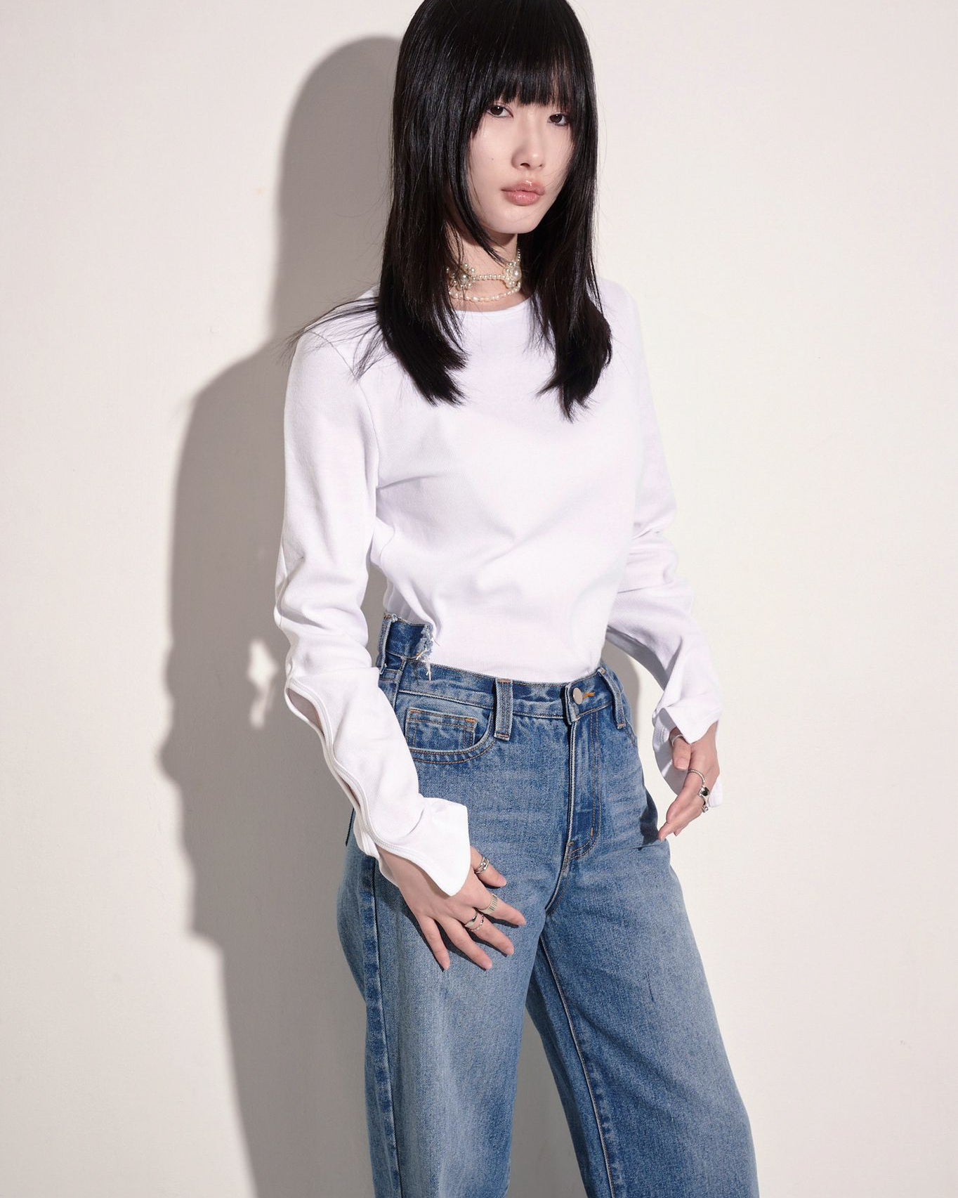 aalis SELA chain keyhole L/S top (White)