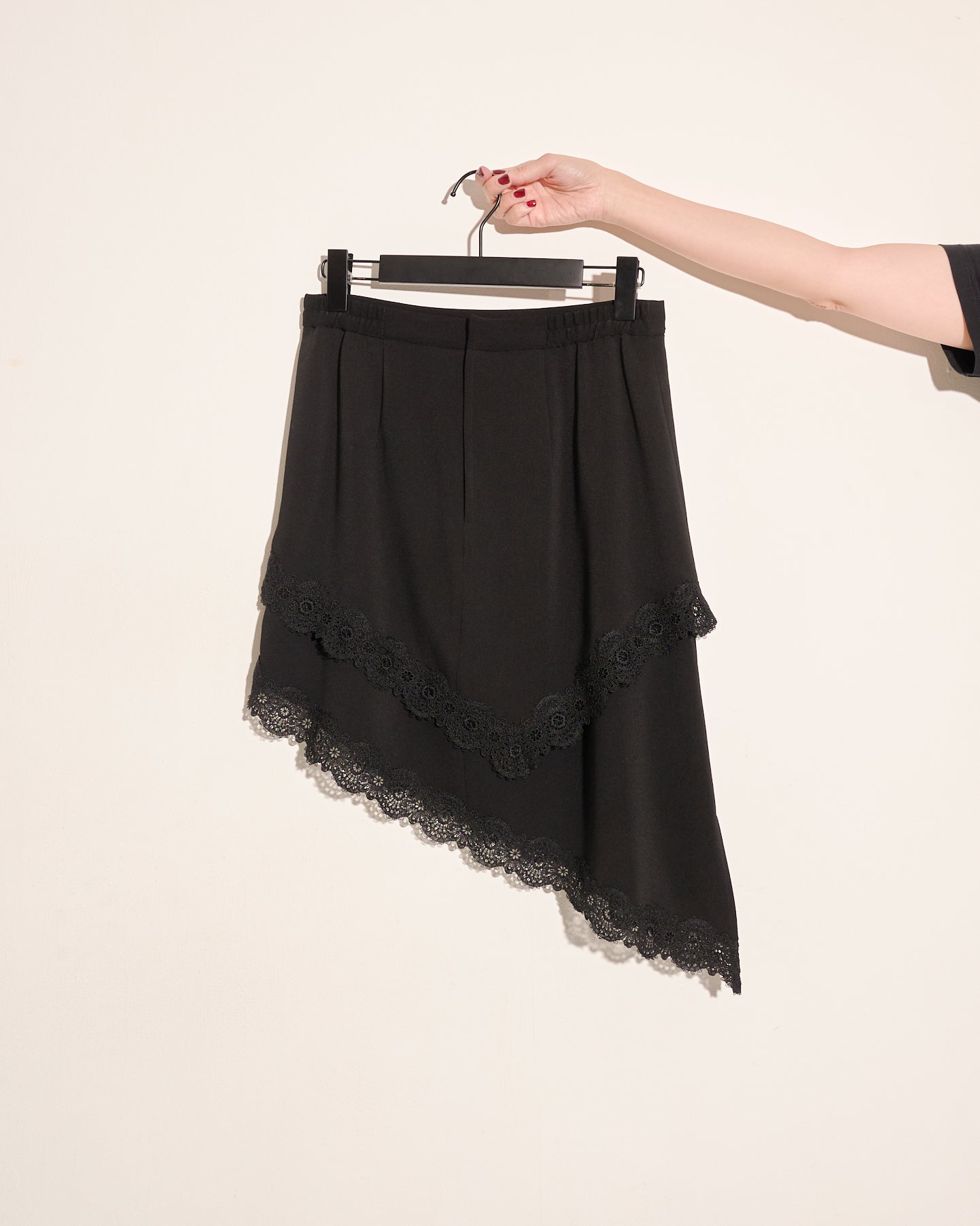 aalis COLINA lace trim asymmetric double layers skirt (Black)