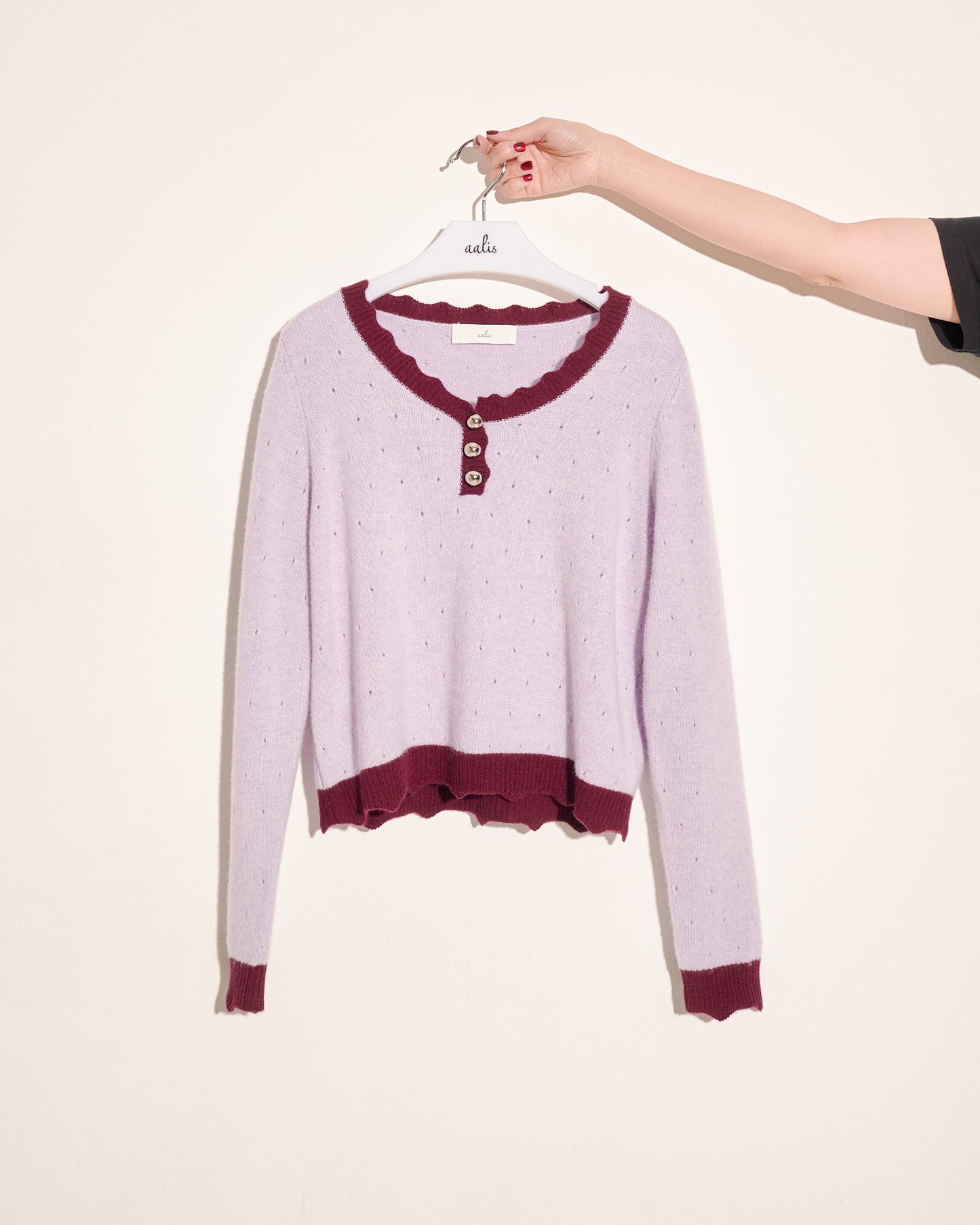 aalis HALA V neck color blocking button details sweater (Purple mix)