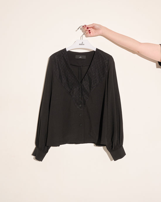 aalis KAMIKO V neck button down L/S blouse (Black)