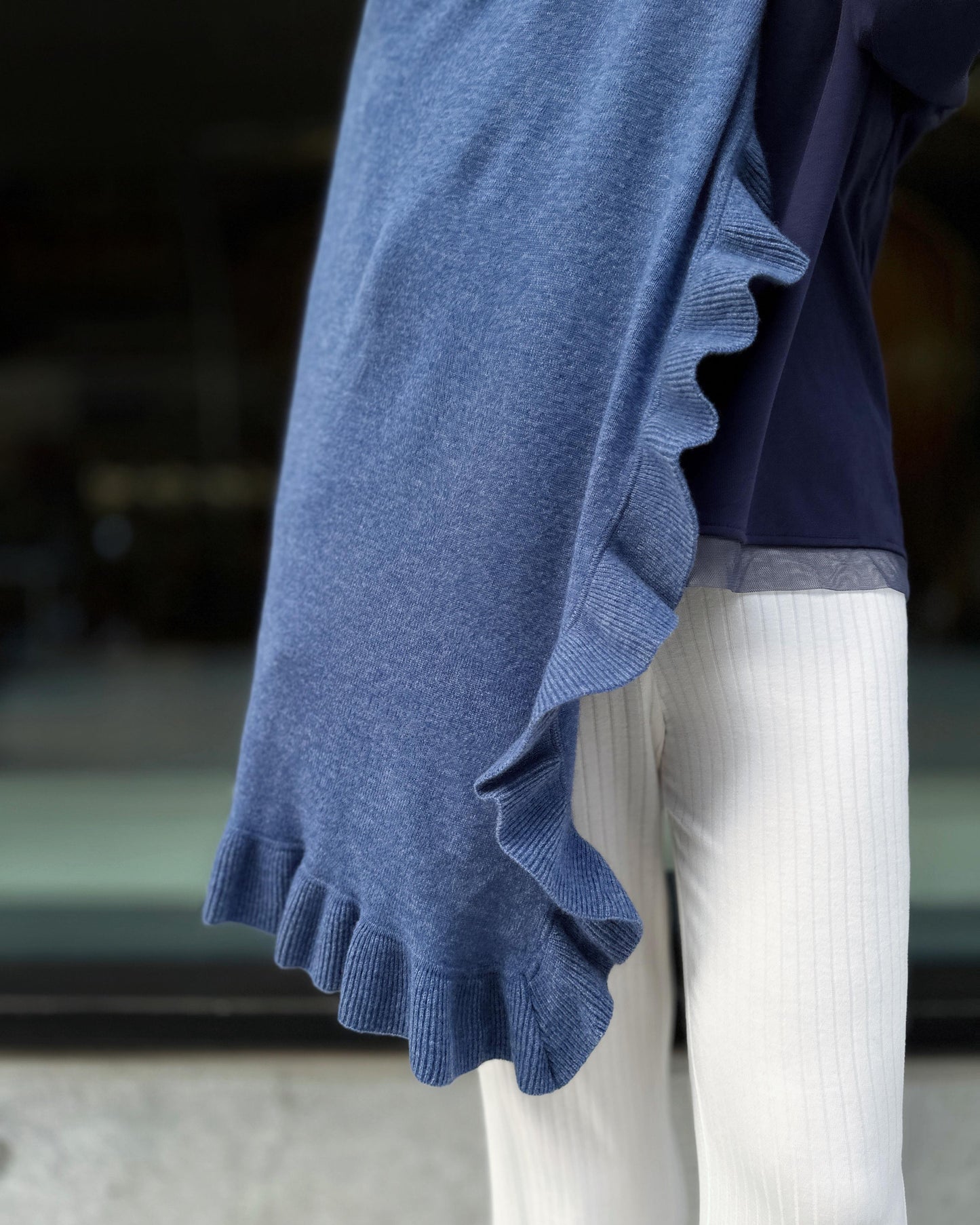 aalis LUCIE FW25 cashmere ruffle hem scarf (Heather Blue)