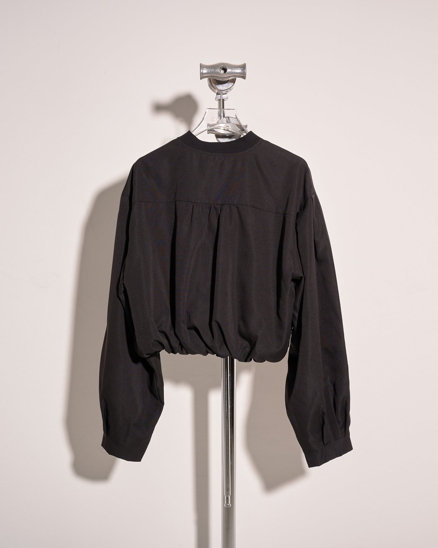 aalis SACA bubble hem bomber jacket (Black)