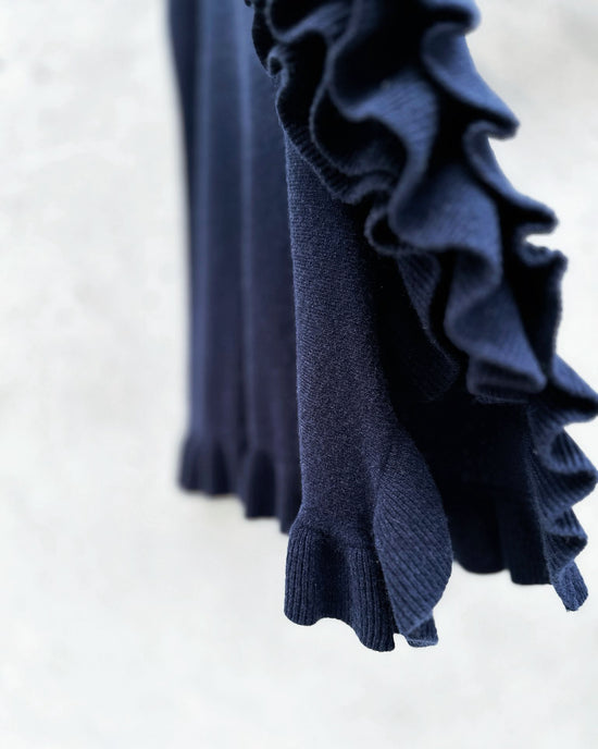 aalis LUCIE FW25 cashmere scarf (Dark blue)