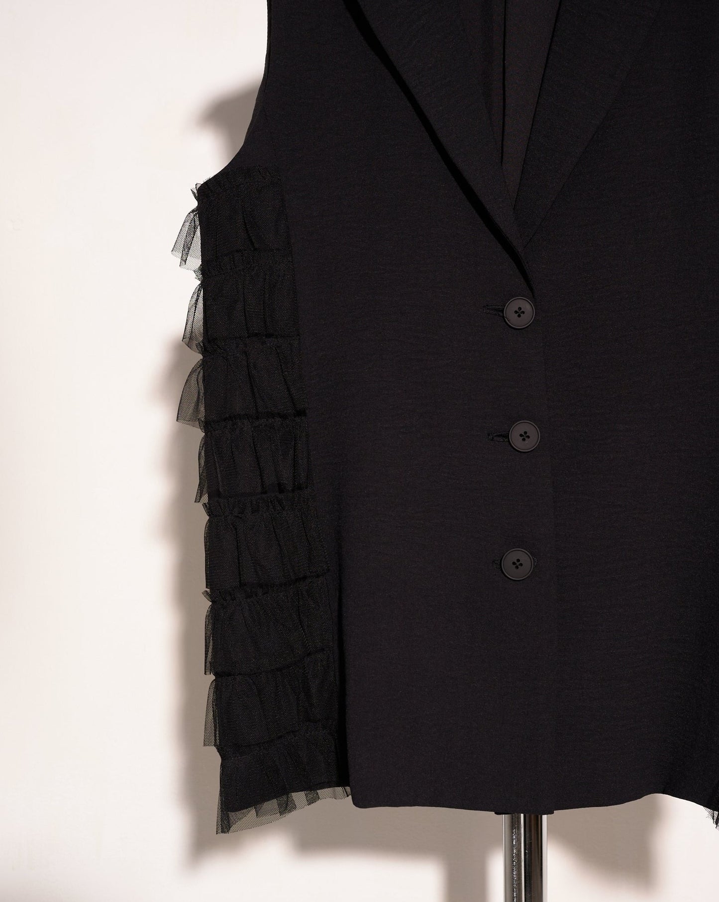 aalis INSLEY tiered mesh ruffles blazer vest (Black)
