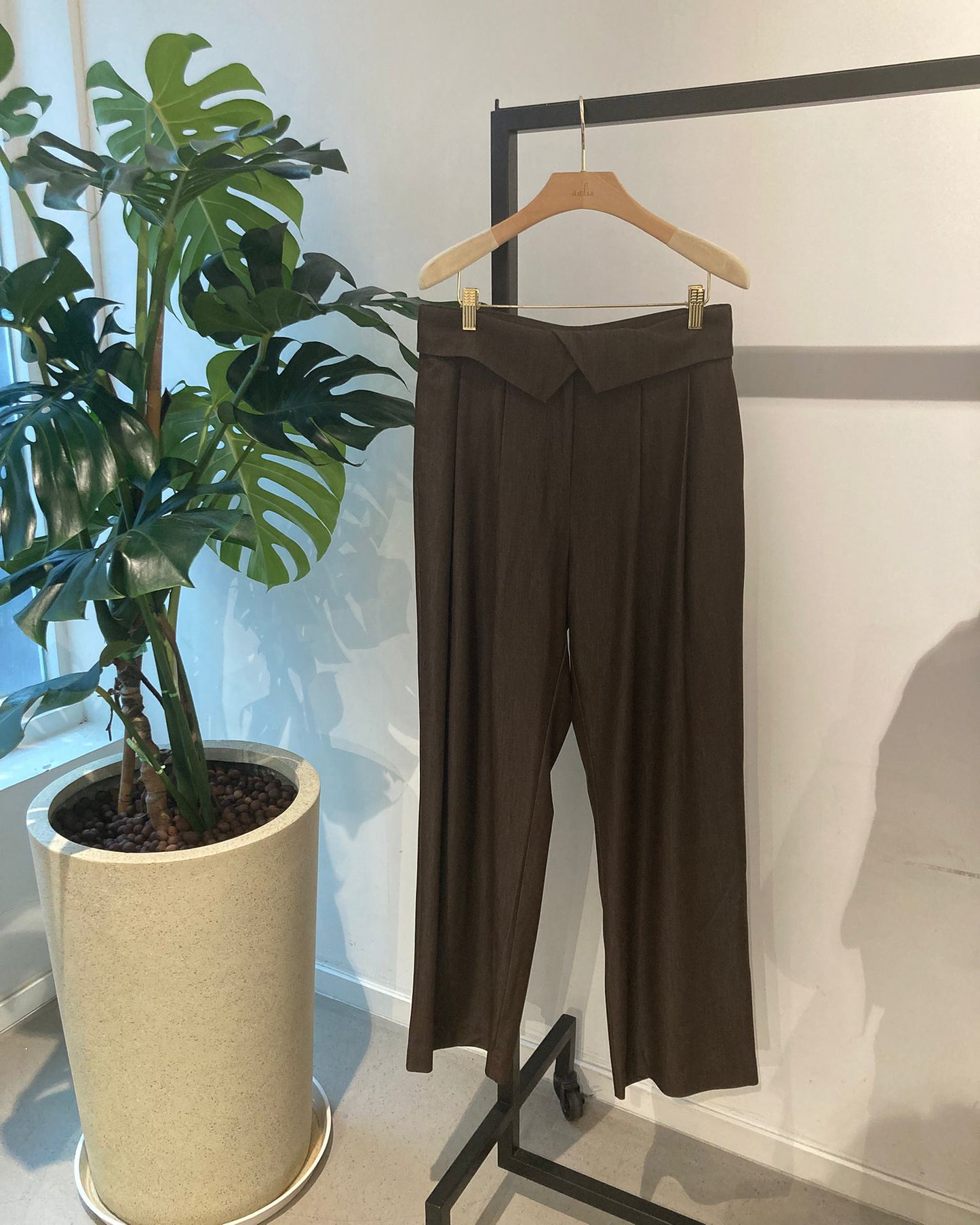 aalis LAIRA SS26 tuxedo belt super comfort pants (Brown)