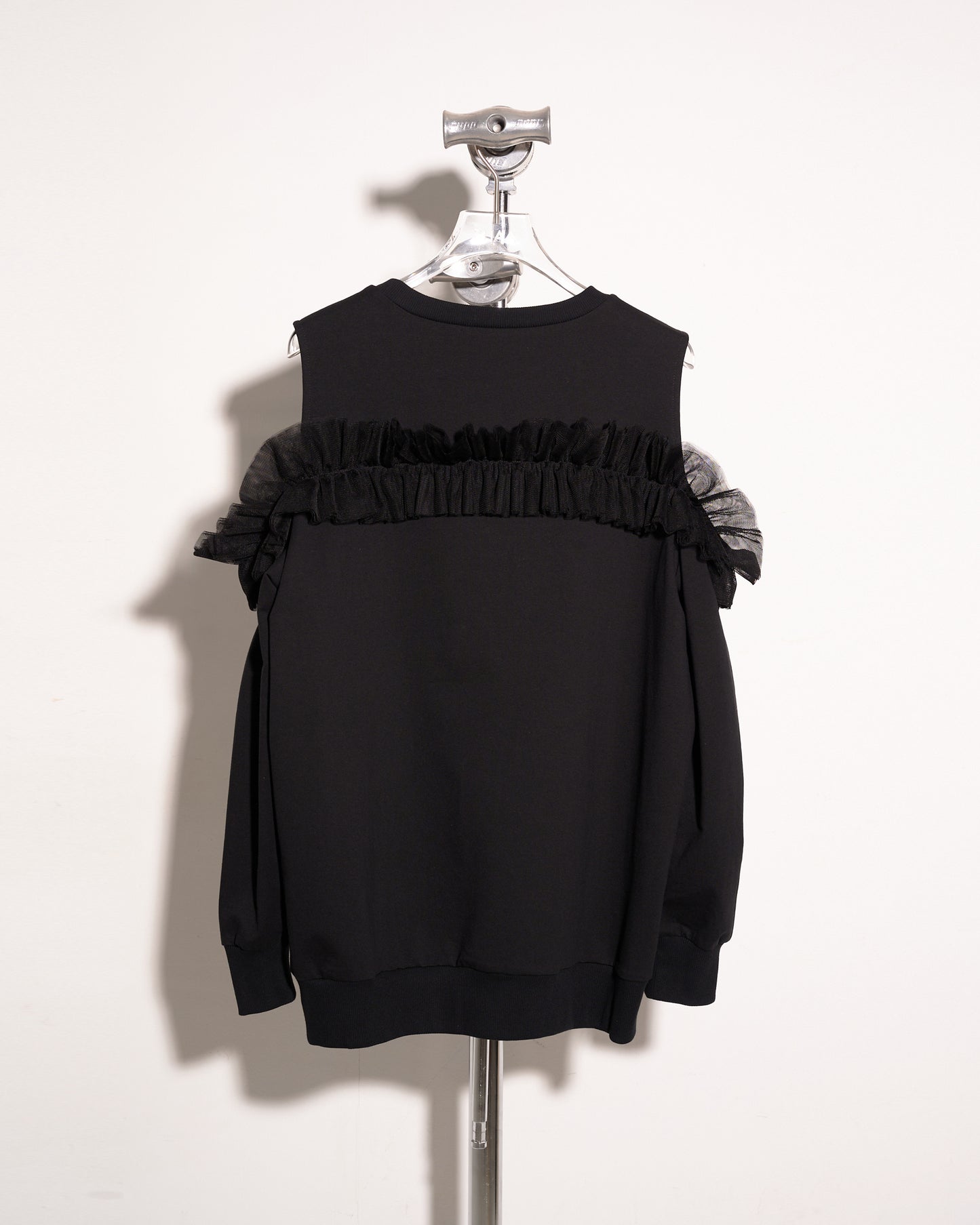 aalis ALISA cold shoulder sweater (Black)