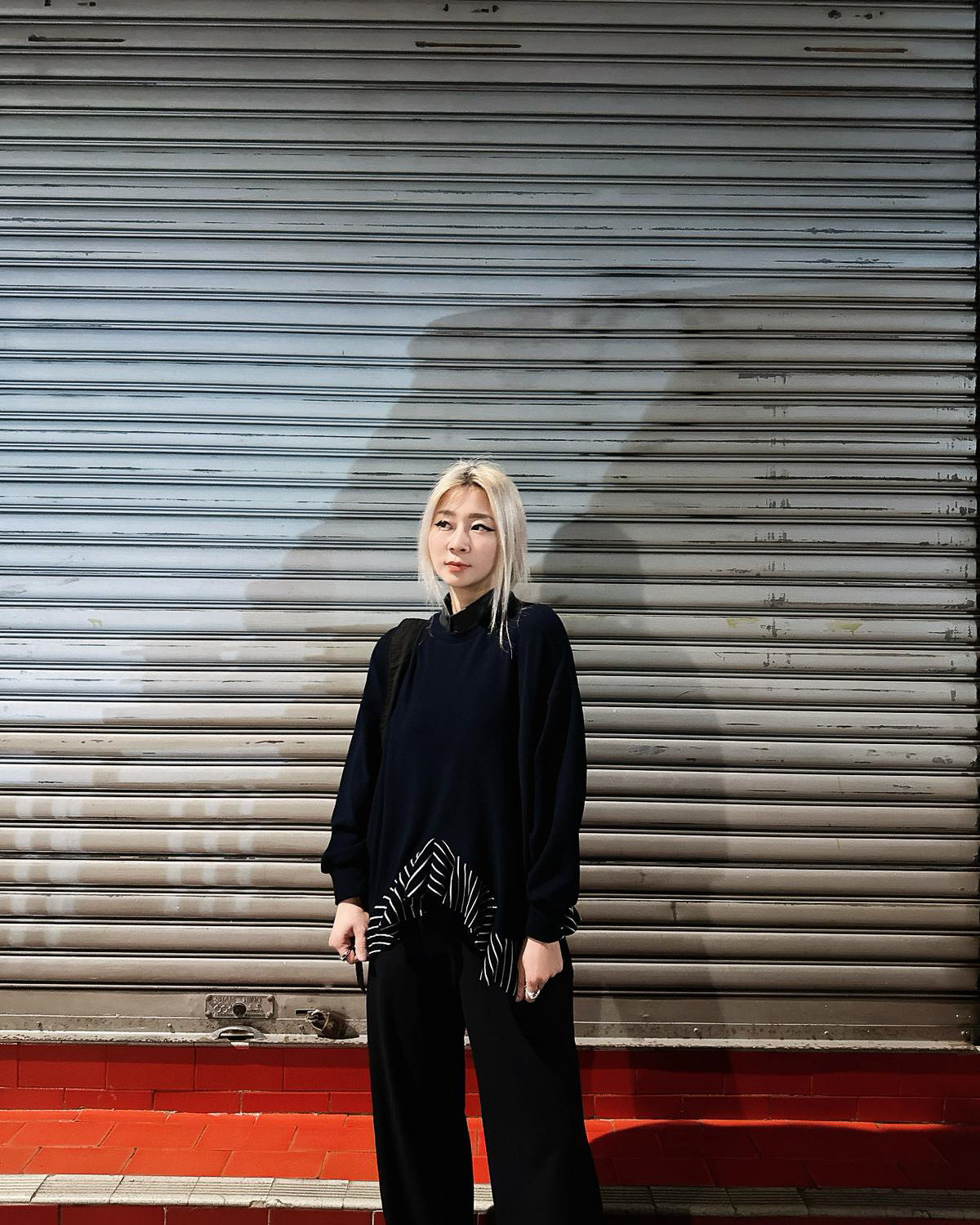 (Pre-order) aalis CARA FW25 ruffle hem sweater (Navy Mix)