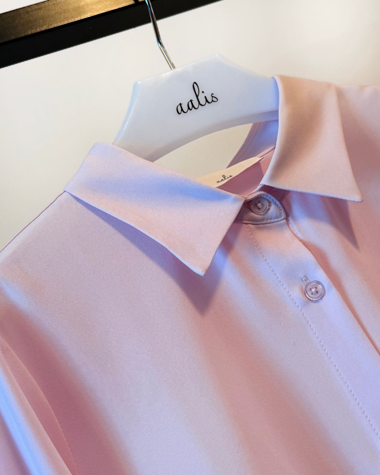 aalis LOVA lace chiffon panel shirt (Light Pink)