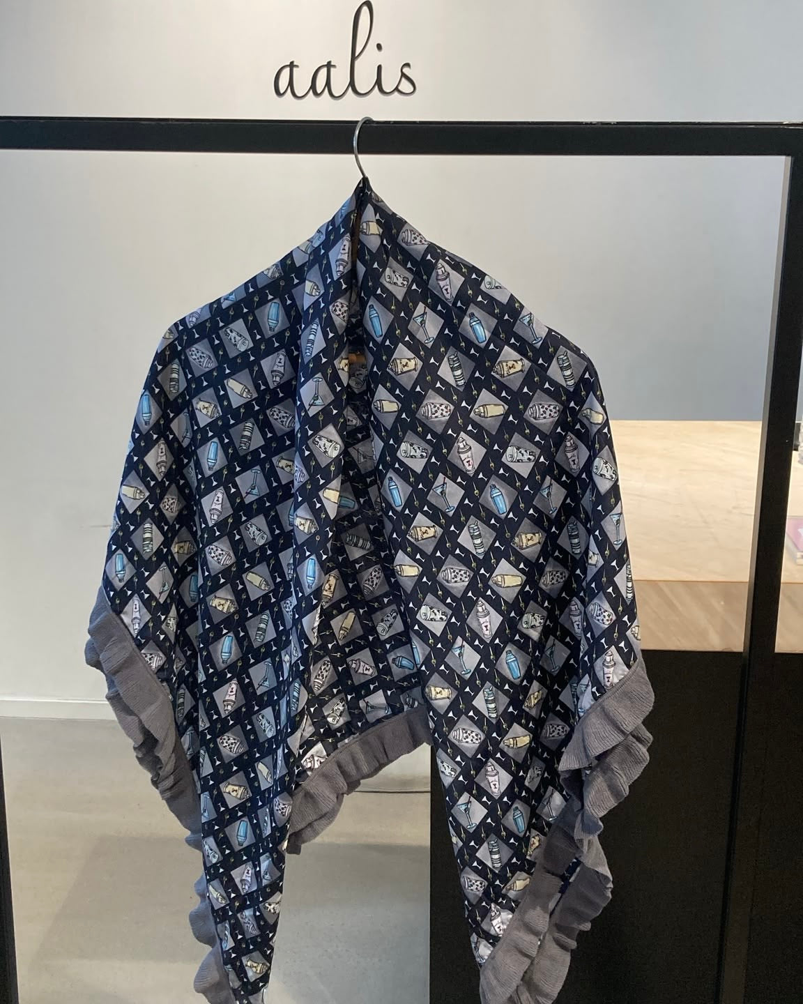 aalis LISI LAR ruffle hem scarf (Grey Print)