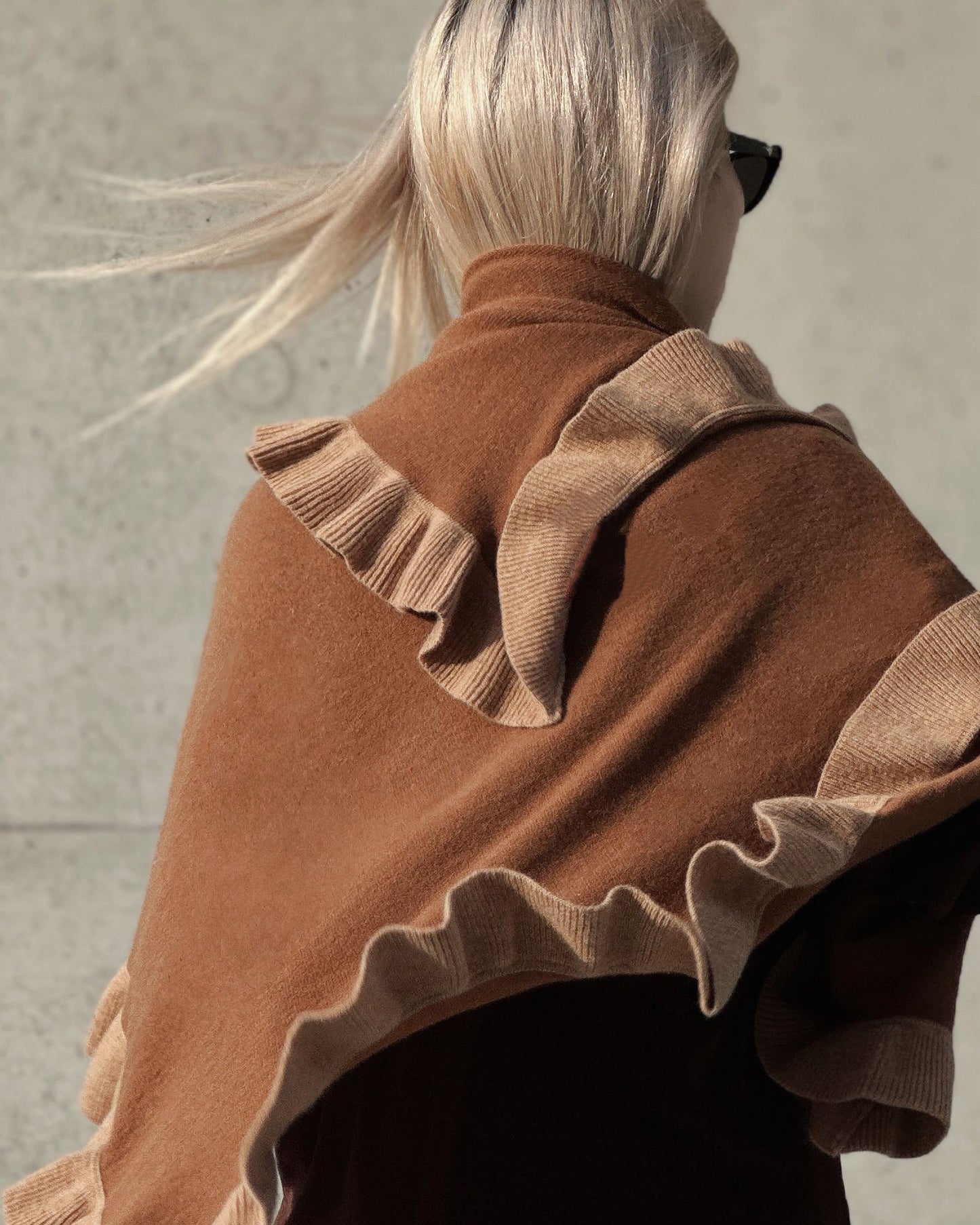 aalis LUCIE MIX FW25 cashmere ruffle hem scarf (Brown Mix)