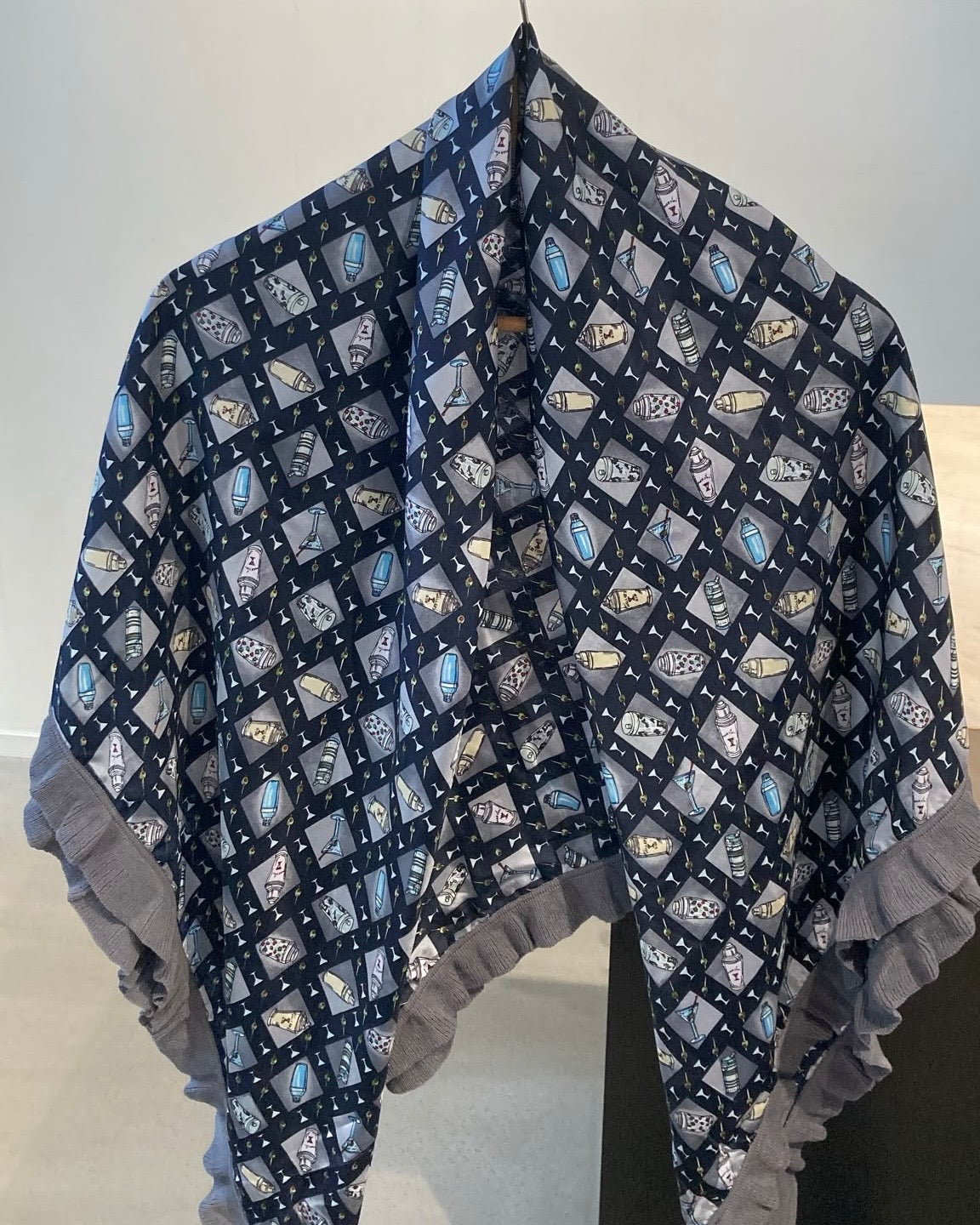 aalis LISI LAR ruffle hem scarf (Grey Print)