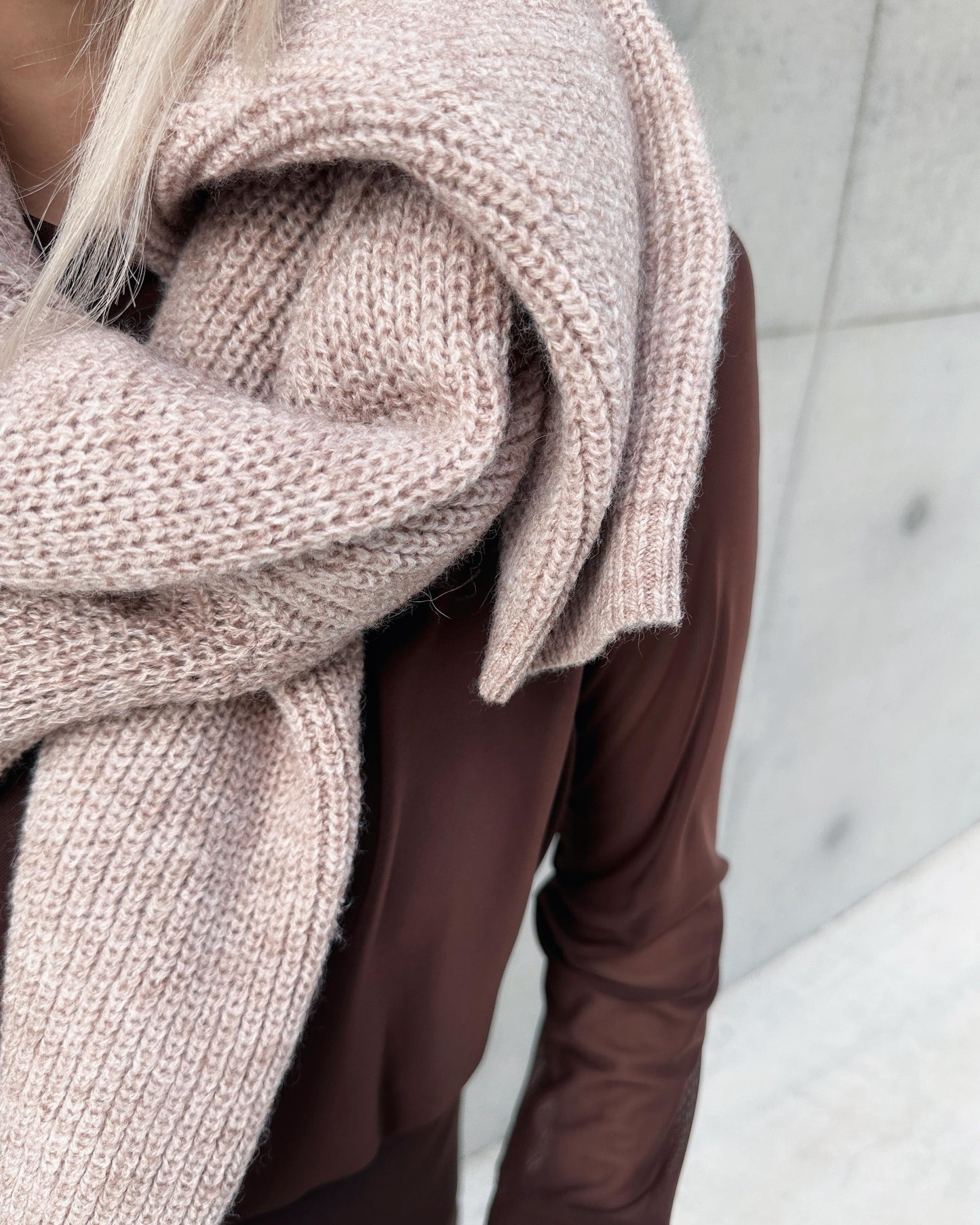 aalis ELA raglan sleeves knitted sweater (Heather Brown)