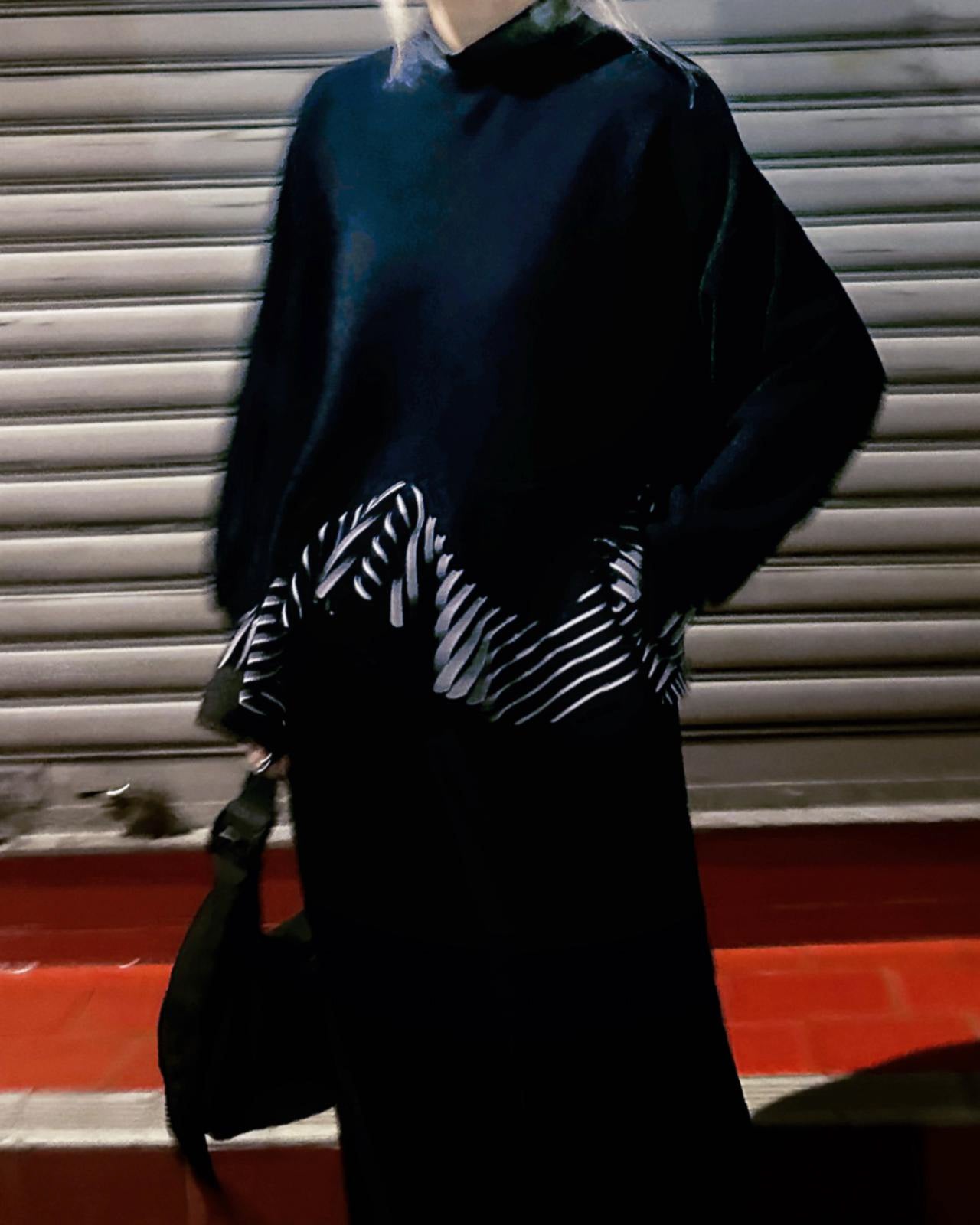 (Pre-order) aalis CARA FW25 ruffle hem sweater (Navy Mix)