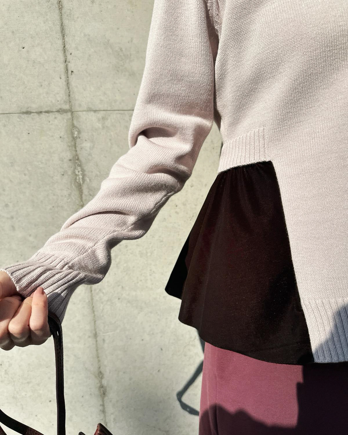 (Pre-order) aalis CHARLEE velvet panel V neck cardigan (Dusty Pink)