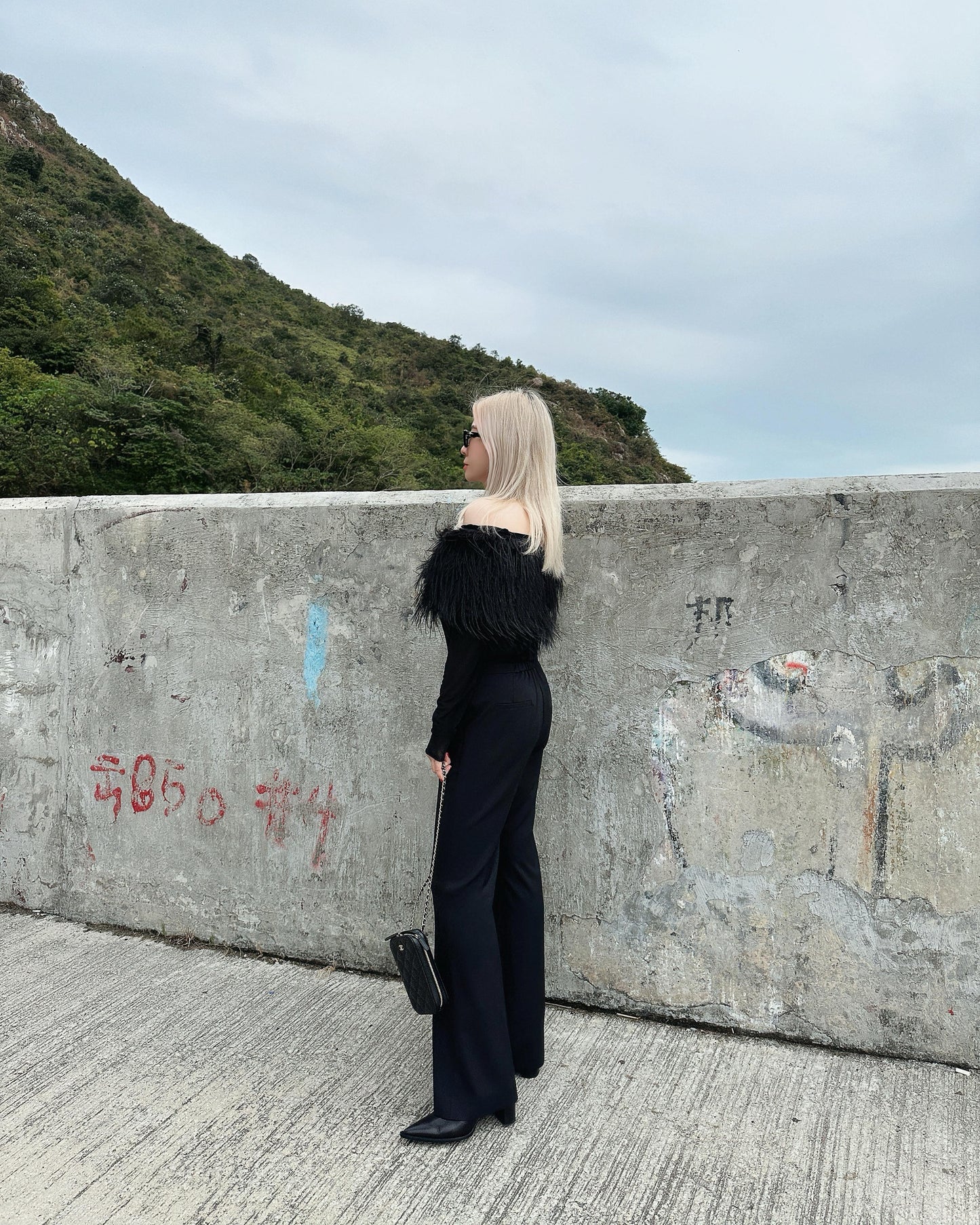 aalis TERRA faux ostrich feather off shoulder top (Black)