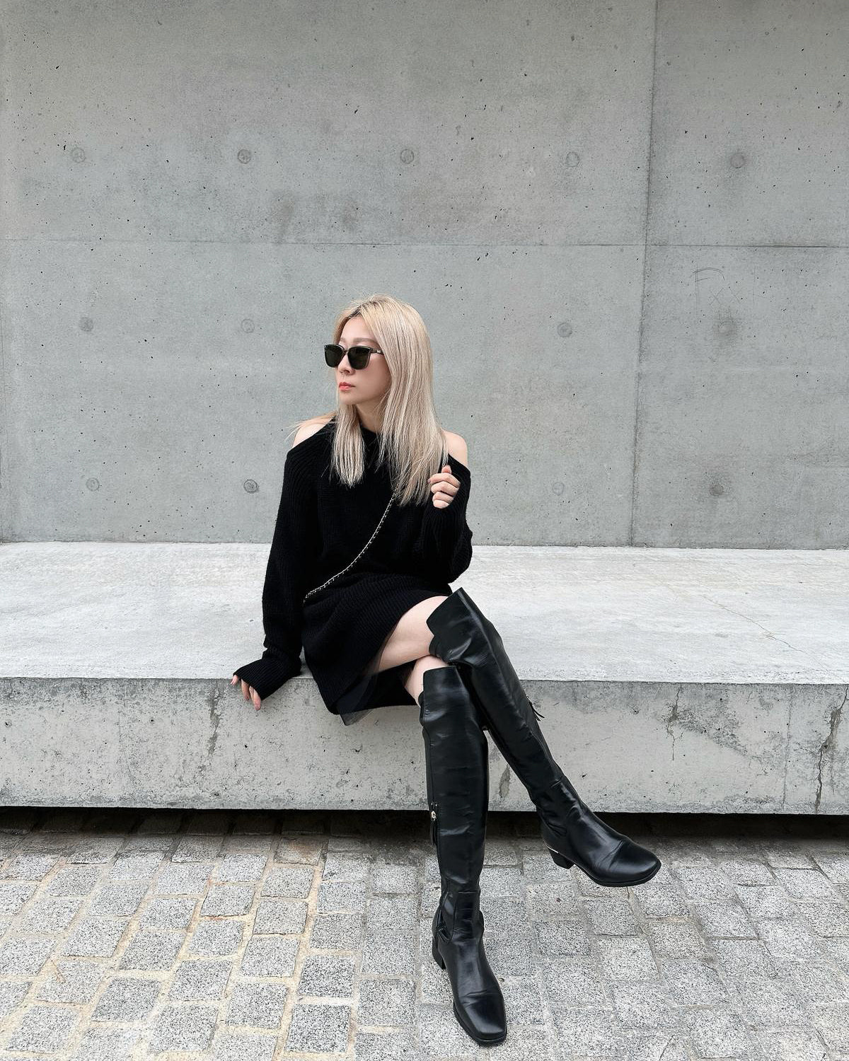 aalis SHYLA cut out shoulder tunic sweater dress (Black)