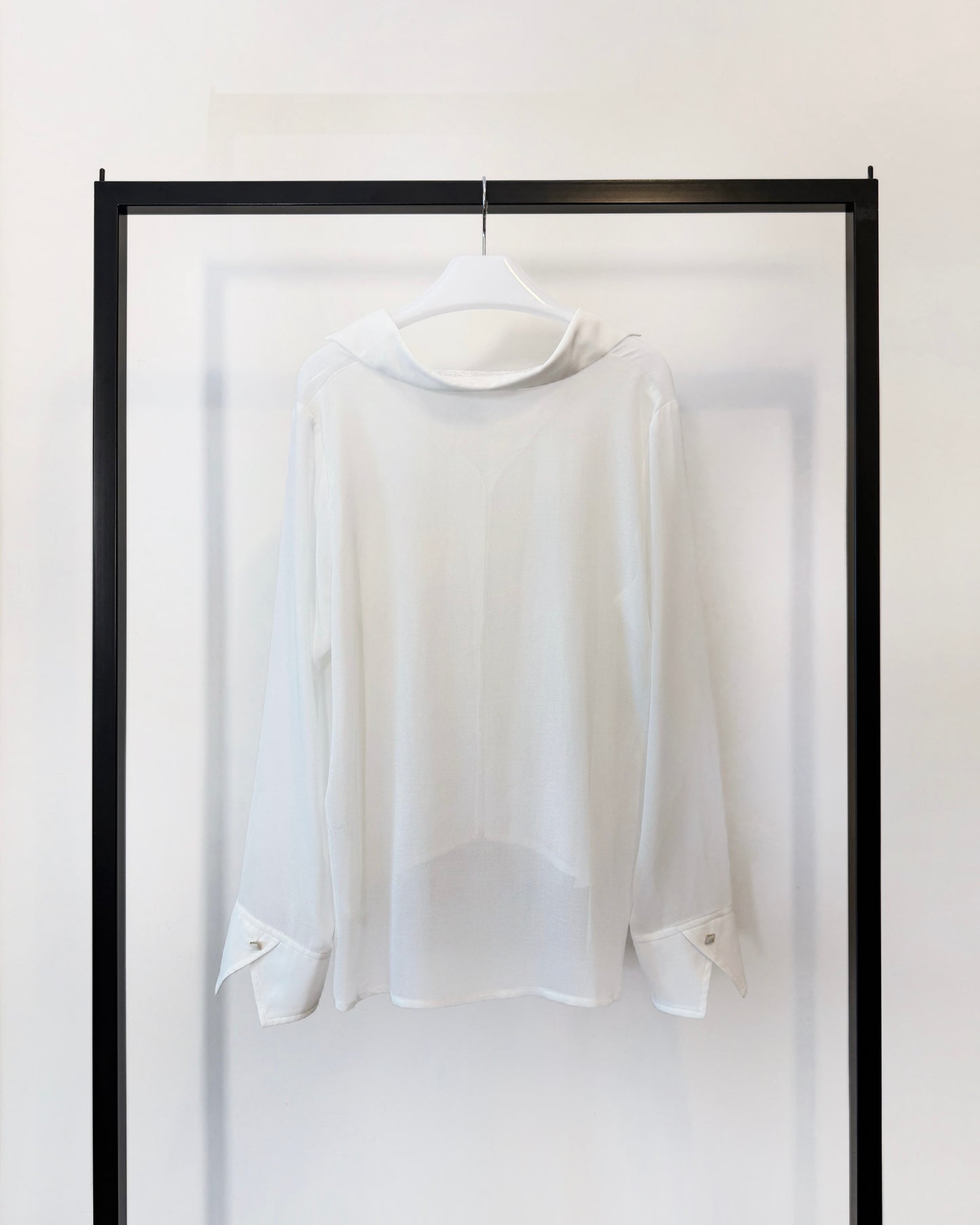 aalis CISA chiffon lace v neck shirt (White)