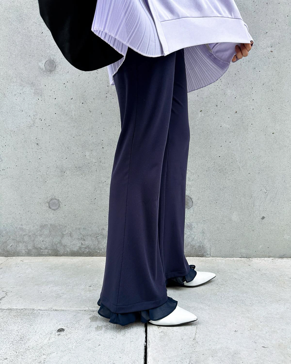 aalis DAMIEN FW25 chiffon ruffle hem pants (Dark Blue)