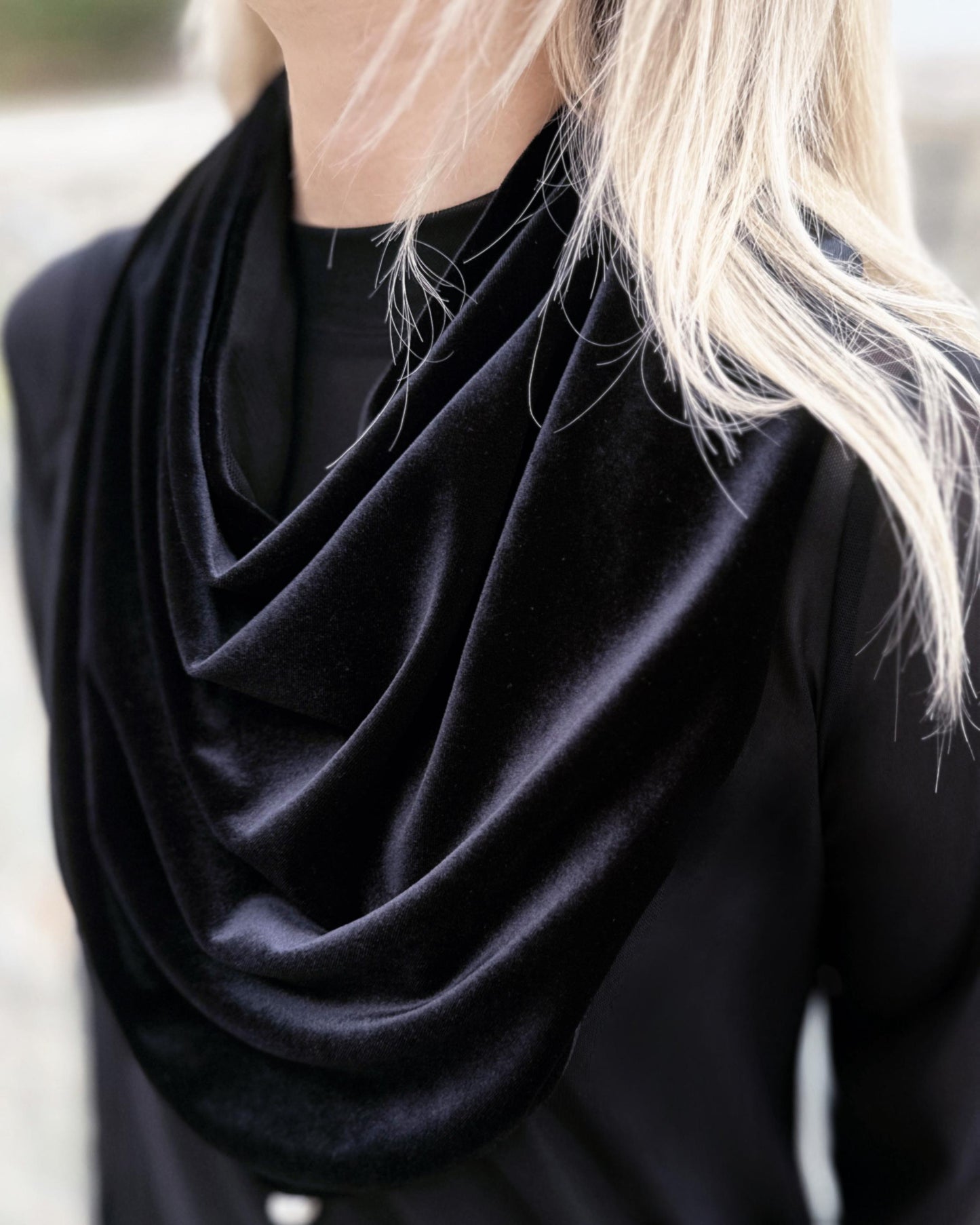 aalis IRA pearl velvet scarf (Black)
