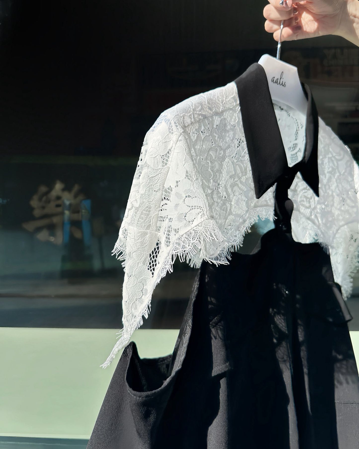 aalis REESE LACE cape panel on shoulder oversized shirt (Black)