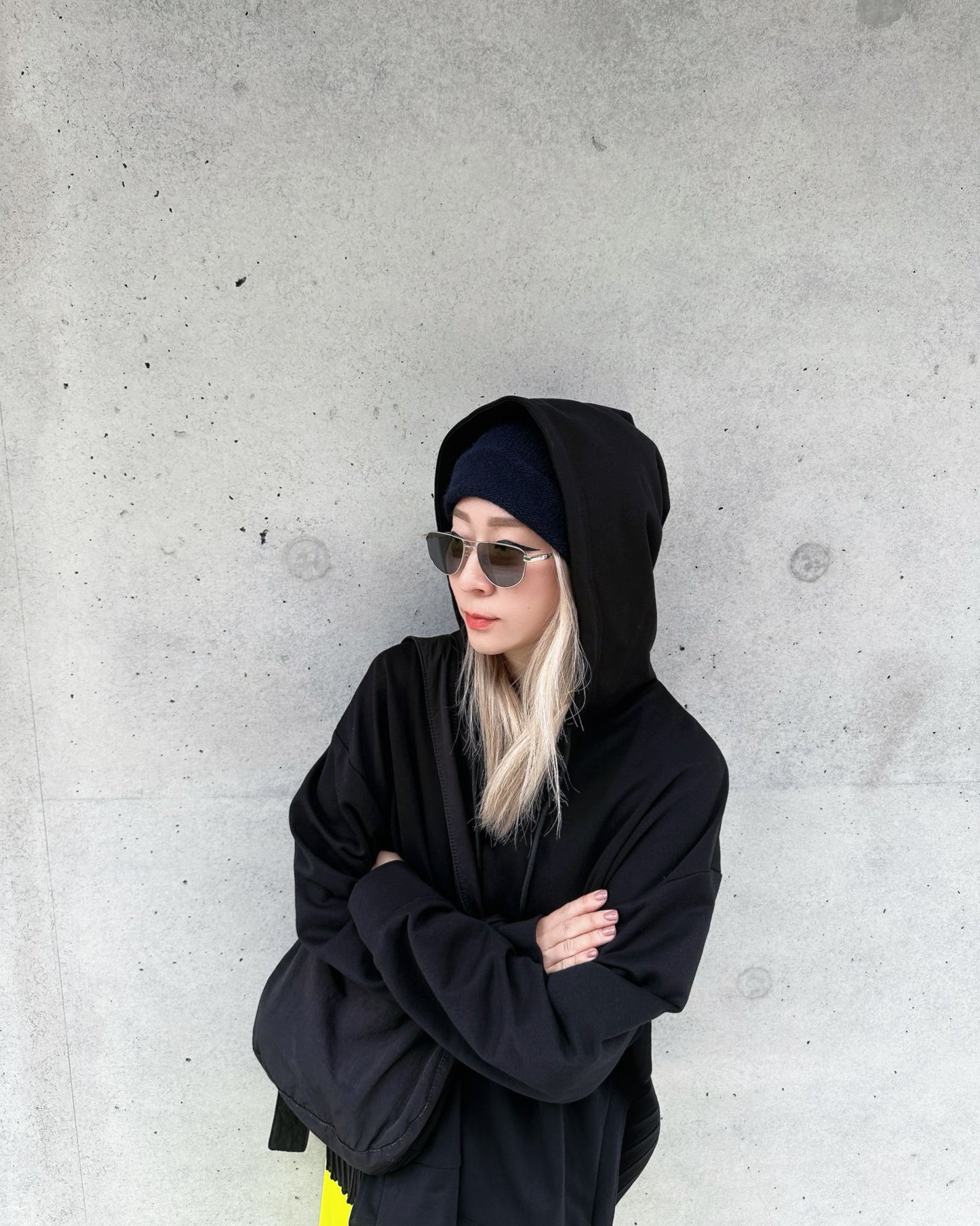 aalis PARMA pleated chiffon hoodie (Black)