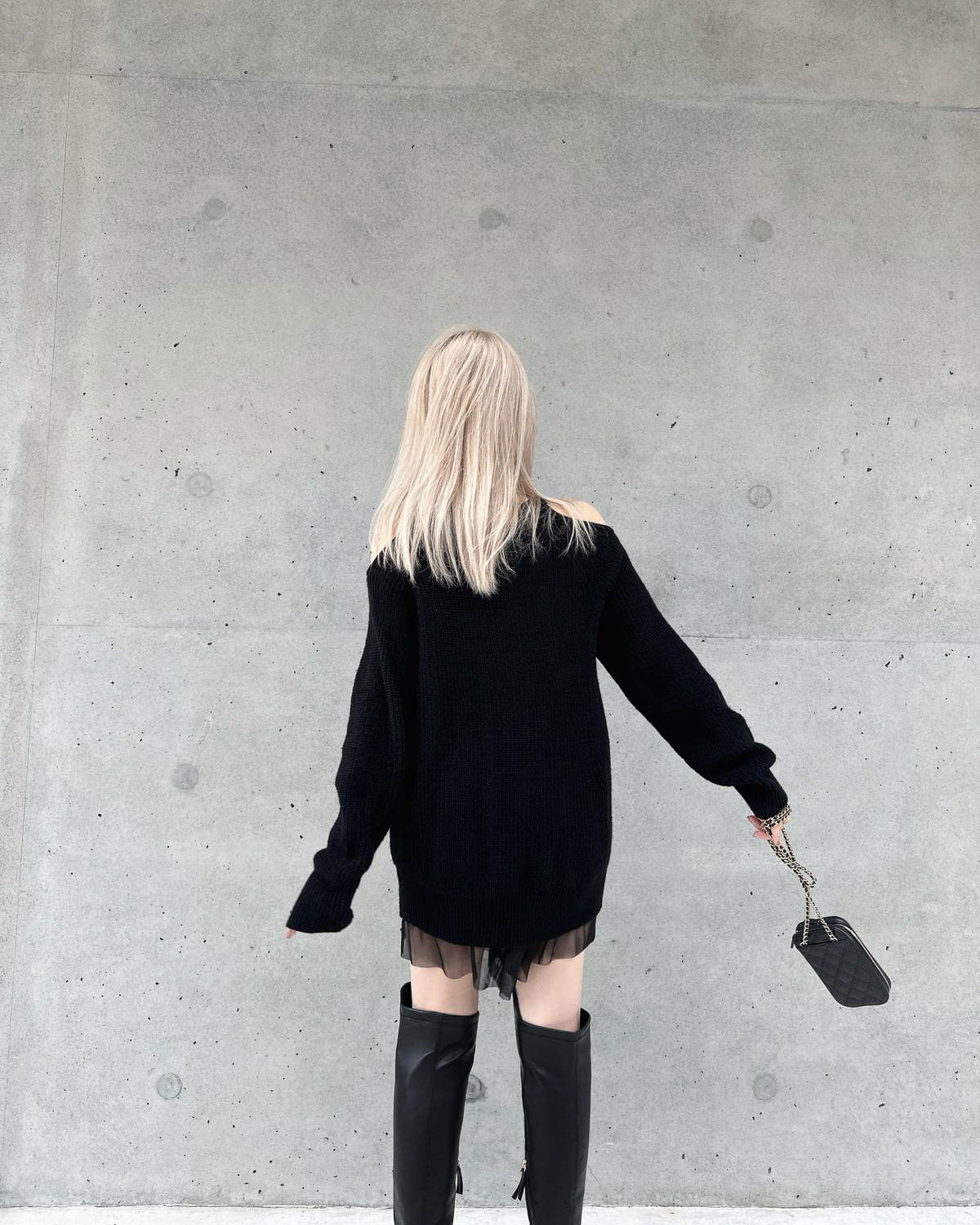 aalis SHYLA cut out shoulder tunic sweater dress (Black)