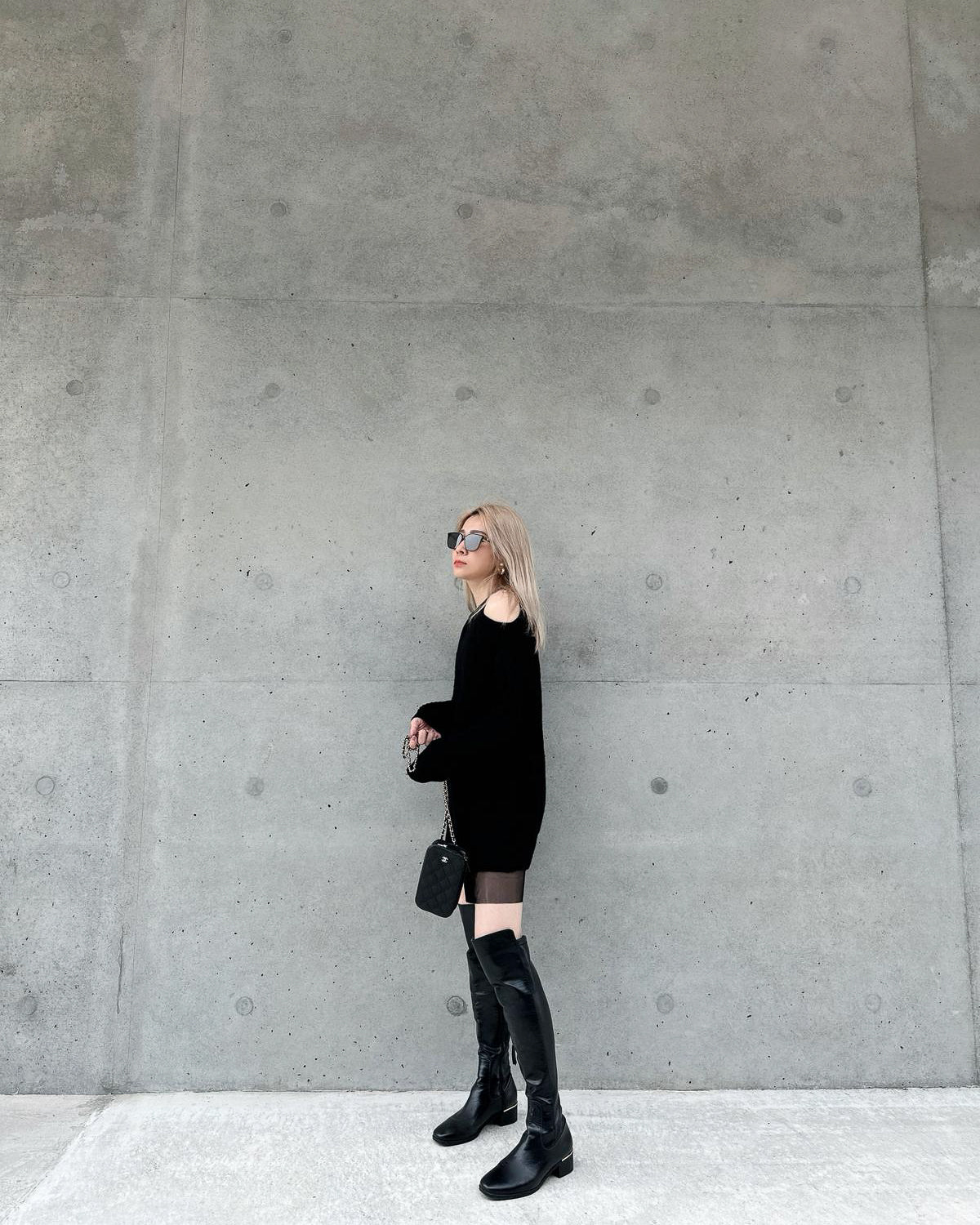 aalis SHYLA cut out shoulder tunic sweater dress (Black)