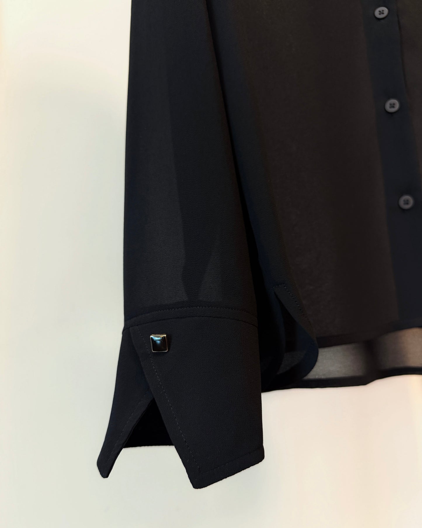 aalis CISA chiffon lace v neck shirt (Black)