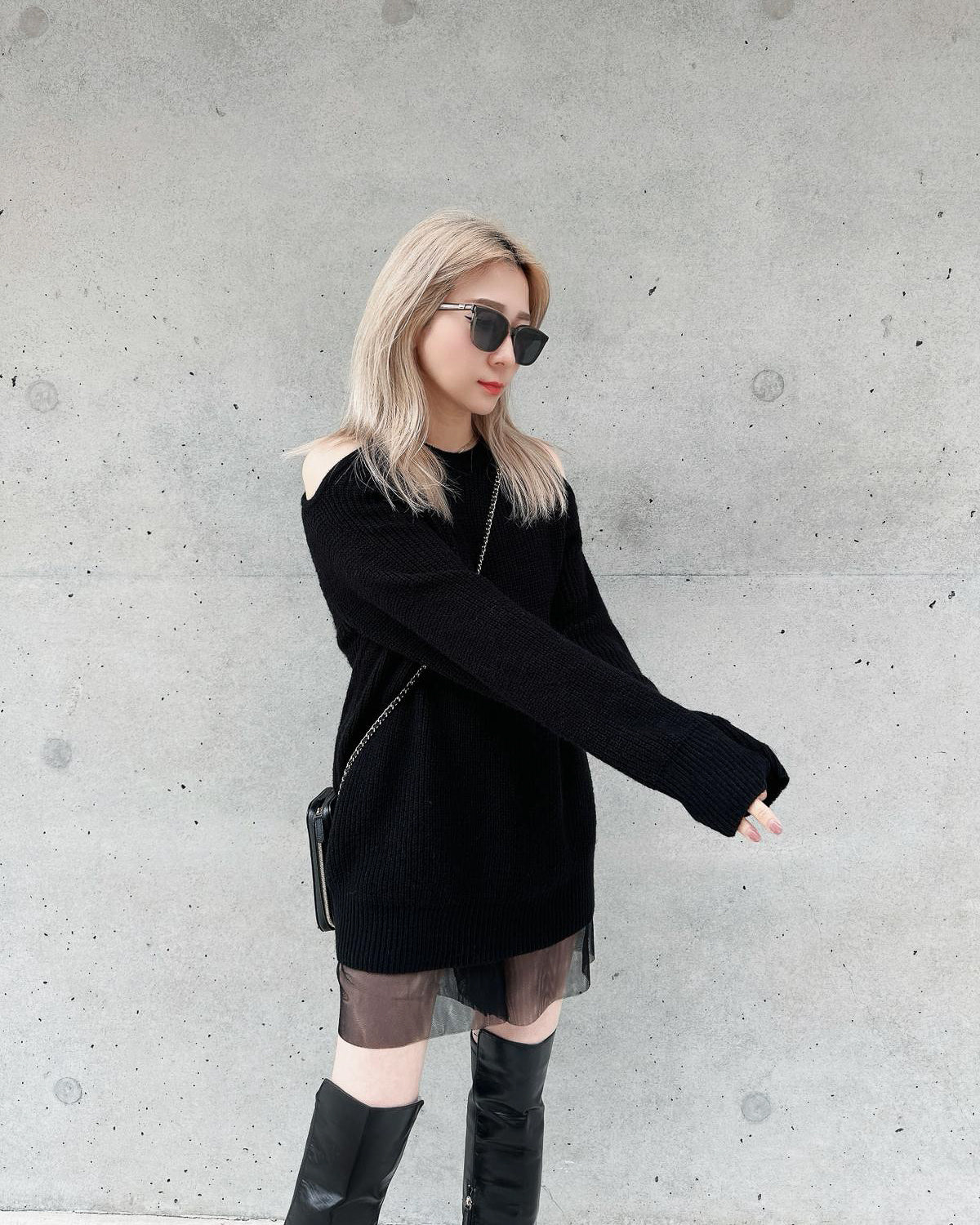 aalis SHYLA cut out shoulder tunic sweater dress (Black)