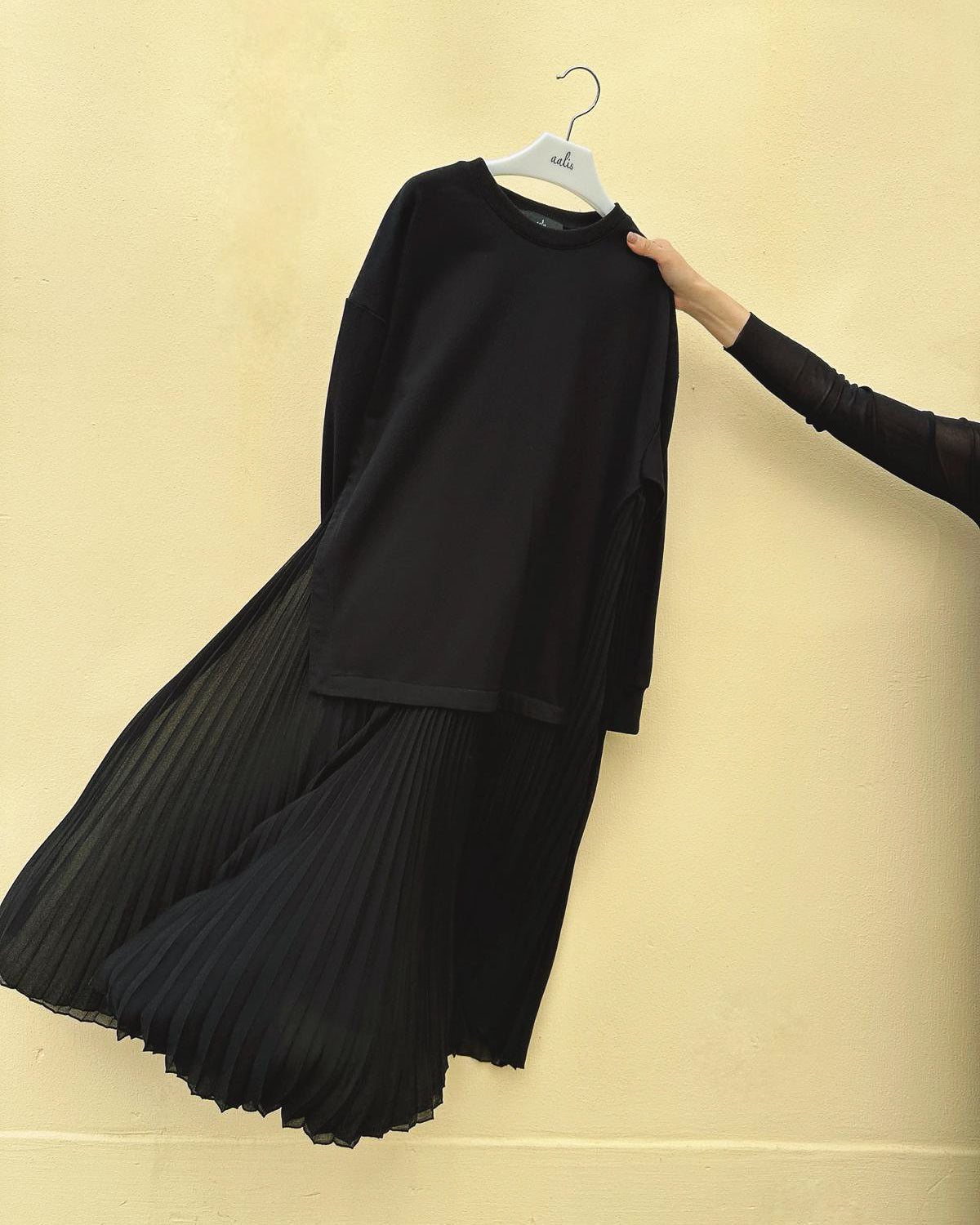 aalis FABIAN Pleated chiffon sweater dress (Black)