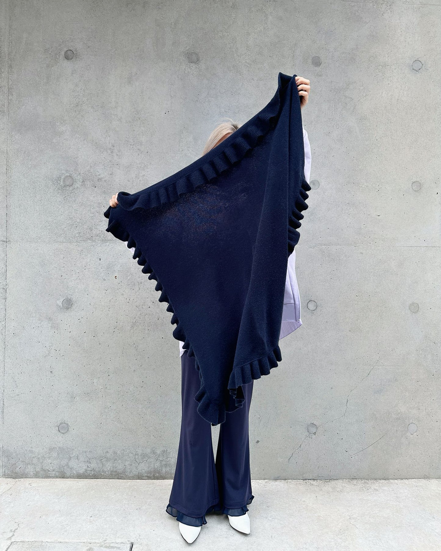 aalis LUCIE FW25 cashmere scarf (Dark blue)