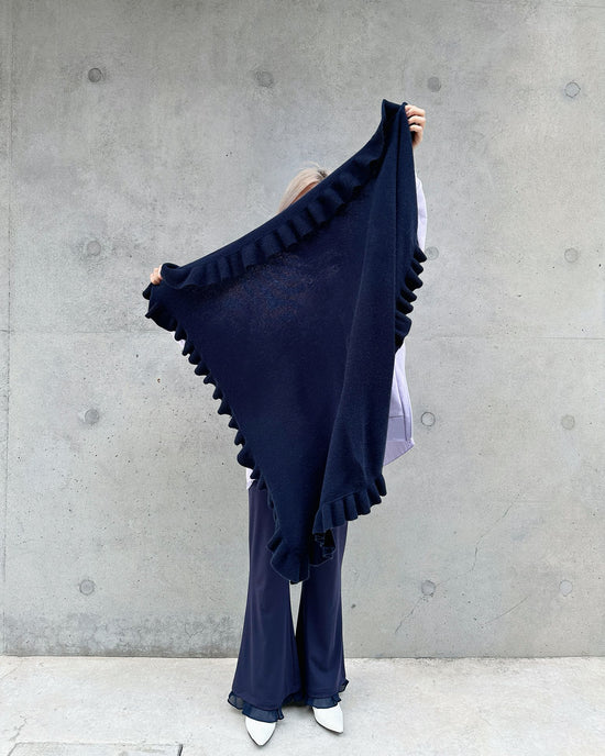 aalis LUCIE FW25 cashmere scarf (Dark blue)