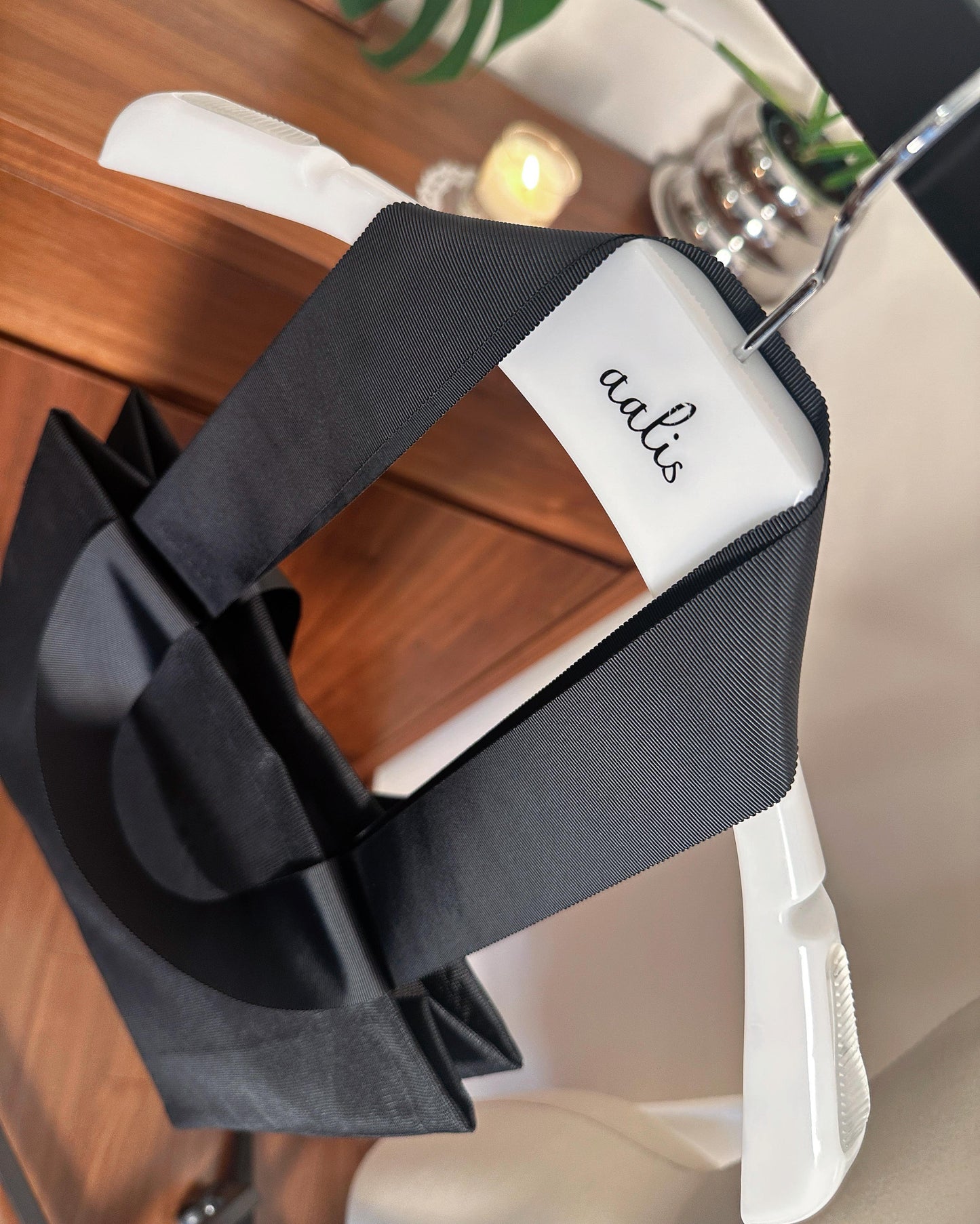 aalis Classic vertical net tote bag (Black)