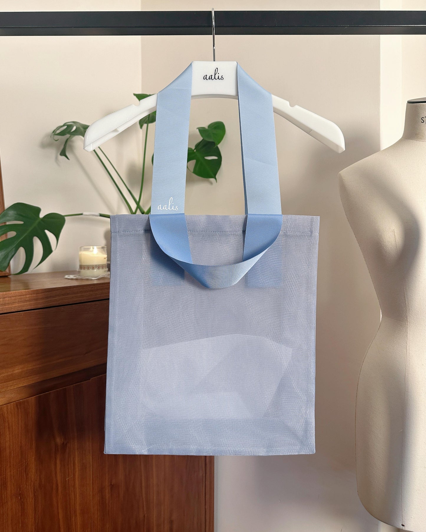aalis Classic vertical net tote bag (Grey Blue)