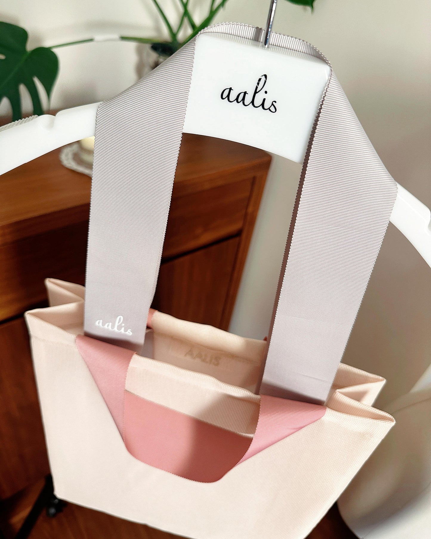 aalis Classic vertical net tote bag (Pink)