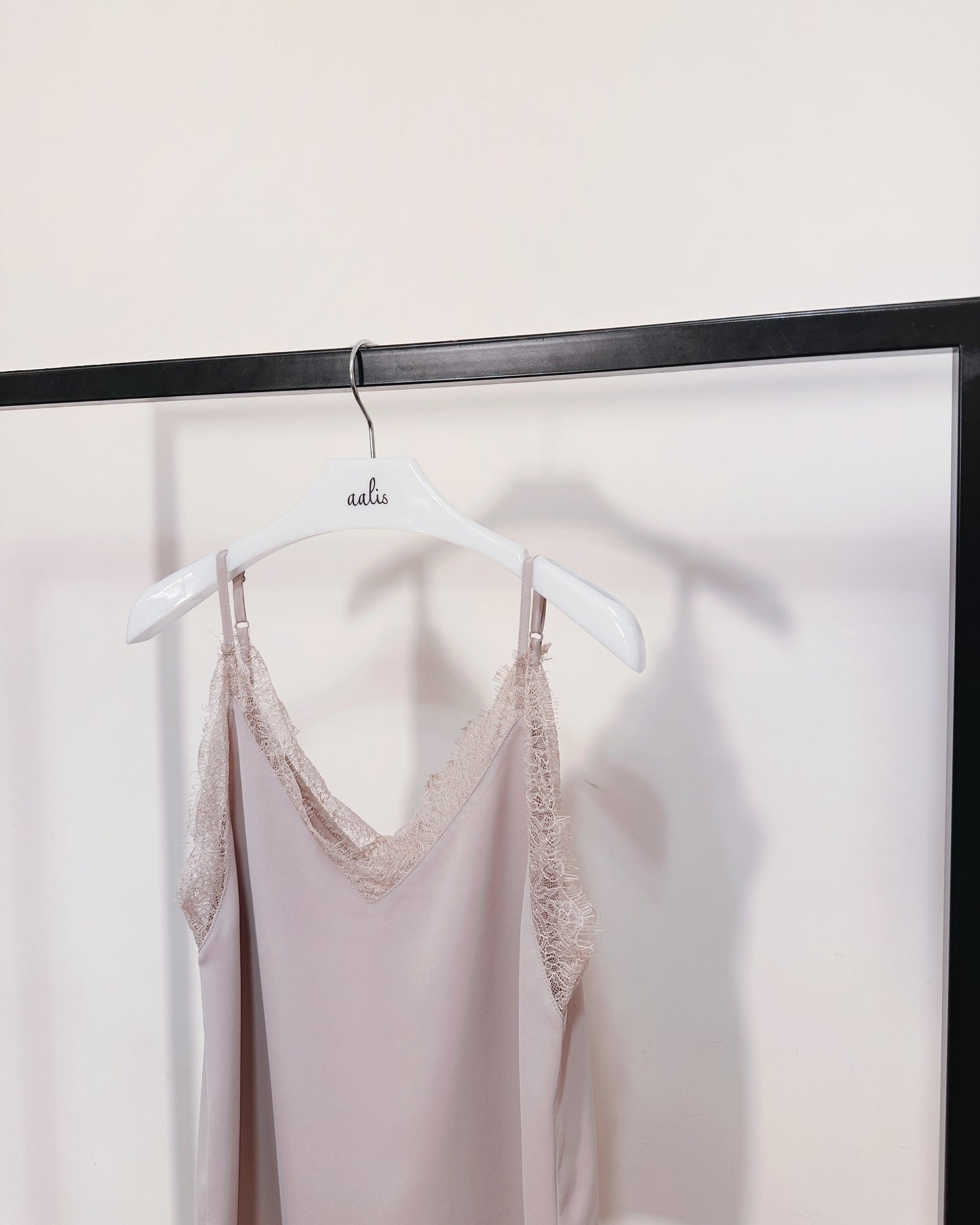 aalis CAMILA SS26 lace camisole (Light Coco)