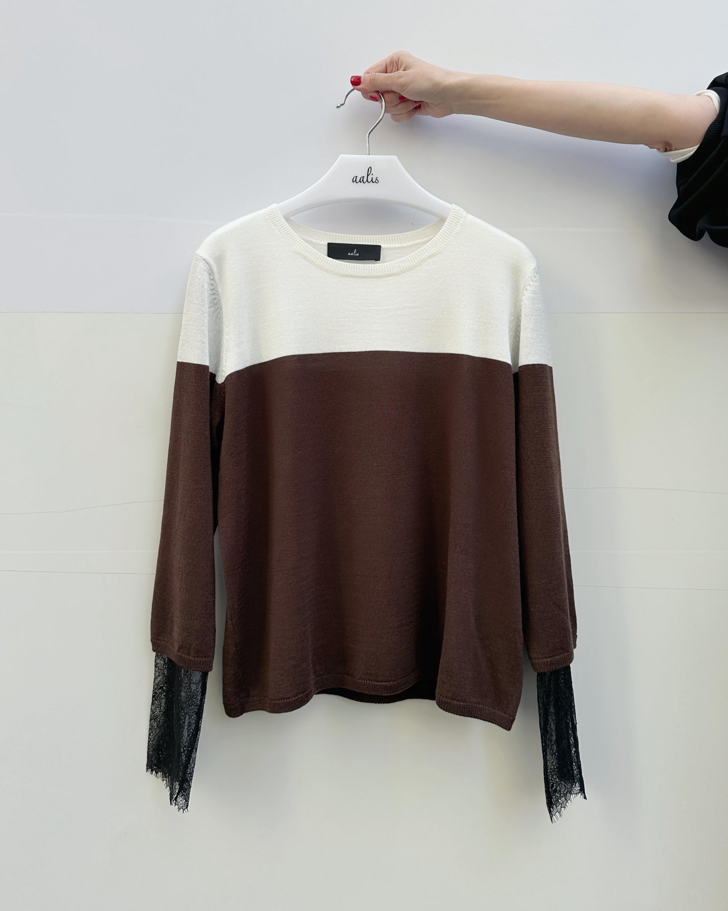aalis SIS FW25 lace sleeves insert sweater (Brown Mix)