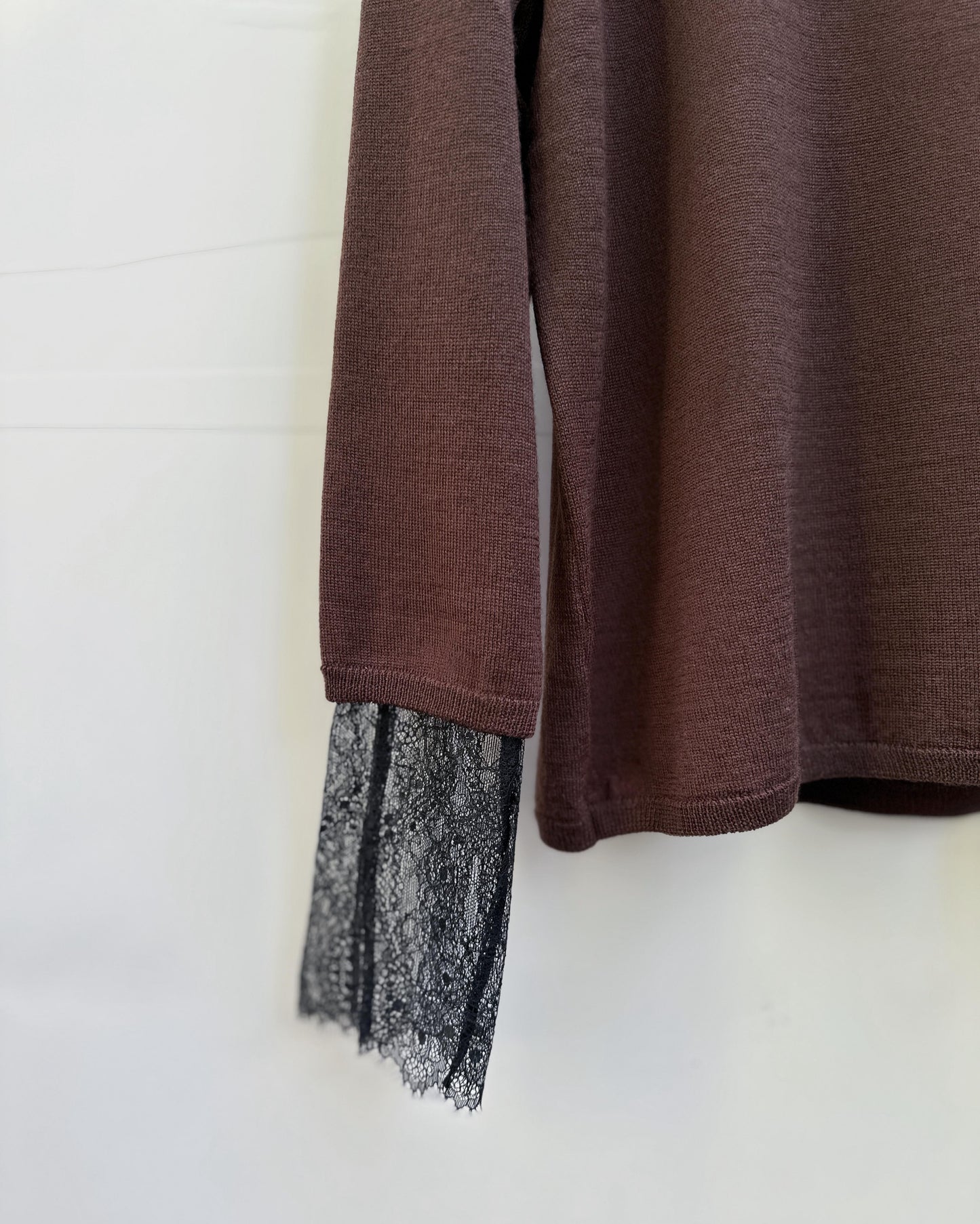 aalis SIS FW25 lace sleeves insert sweater (Brown Mix)