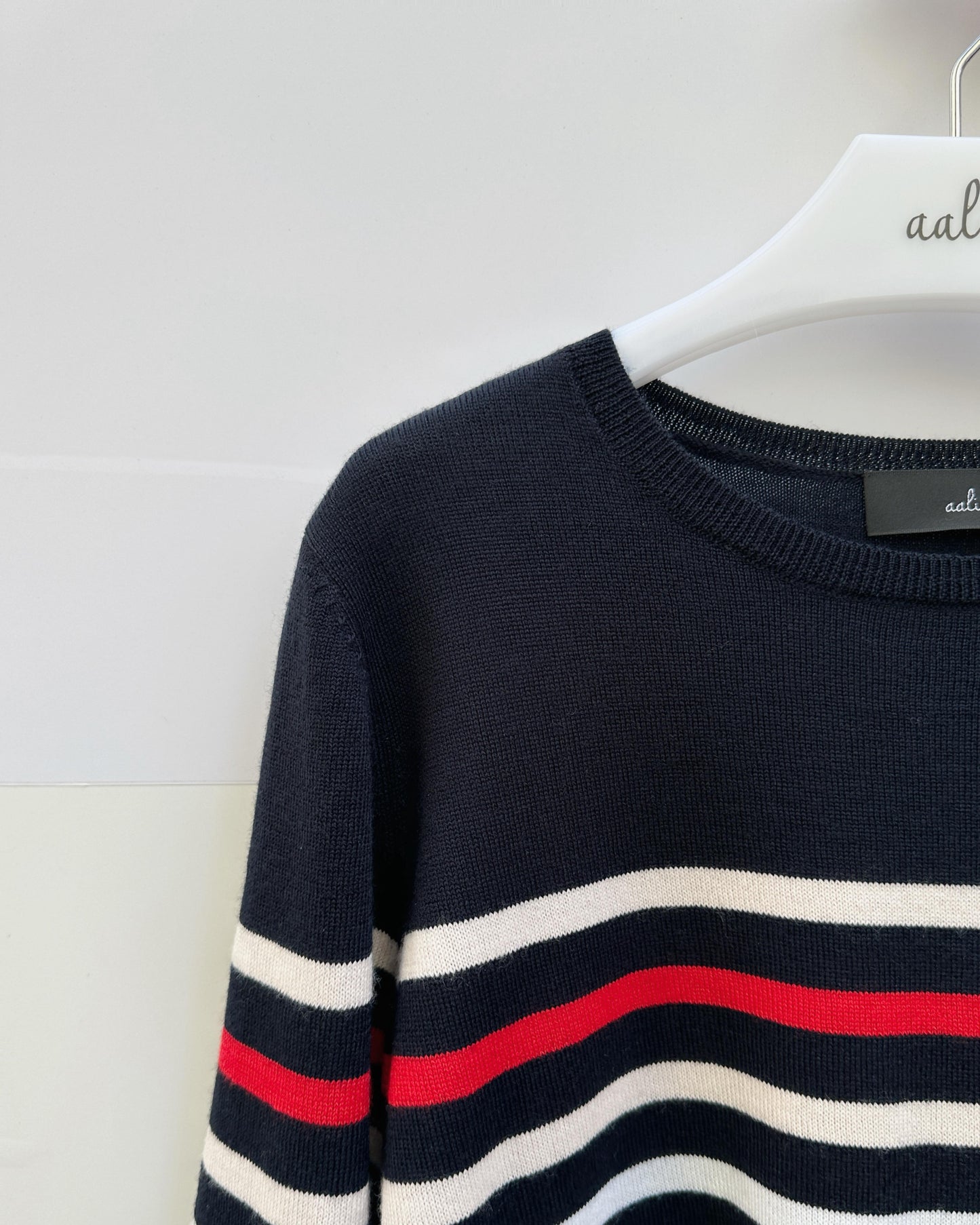 aalis SIS FW25 lace sleeves insert sweater (Navy Mix)