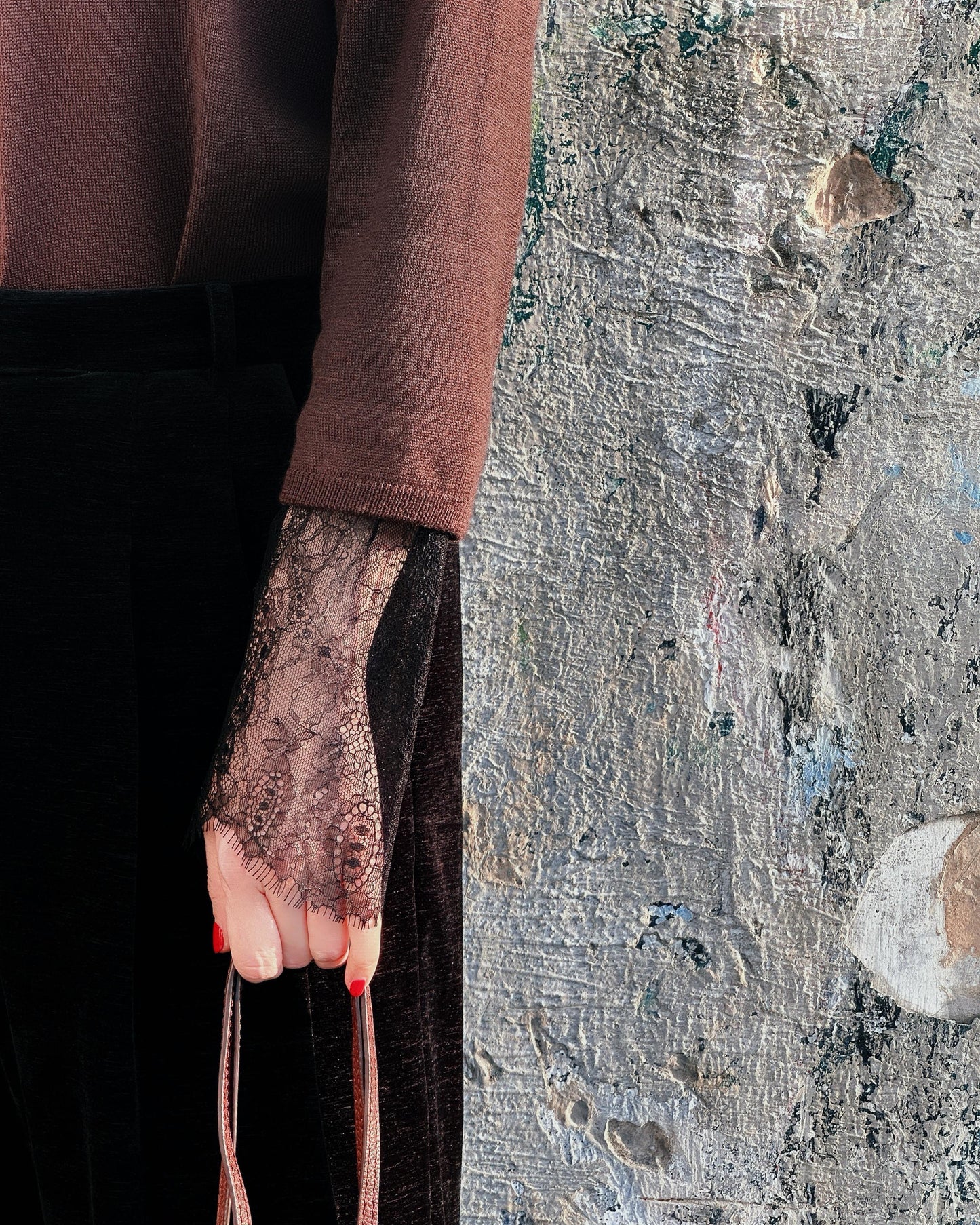 aalis SIS FW25 lace sleeves insert sweater (Brown Mix)