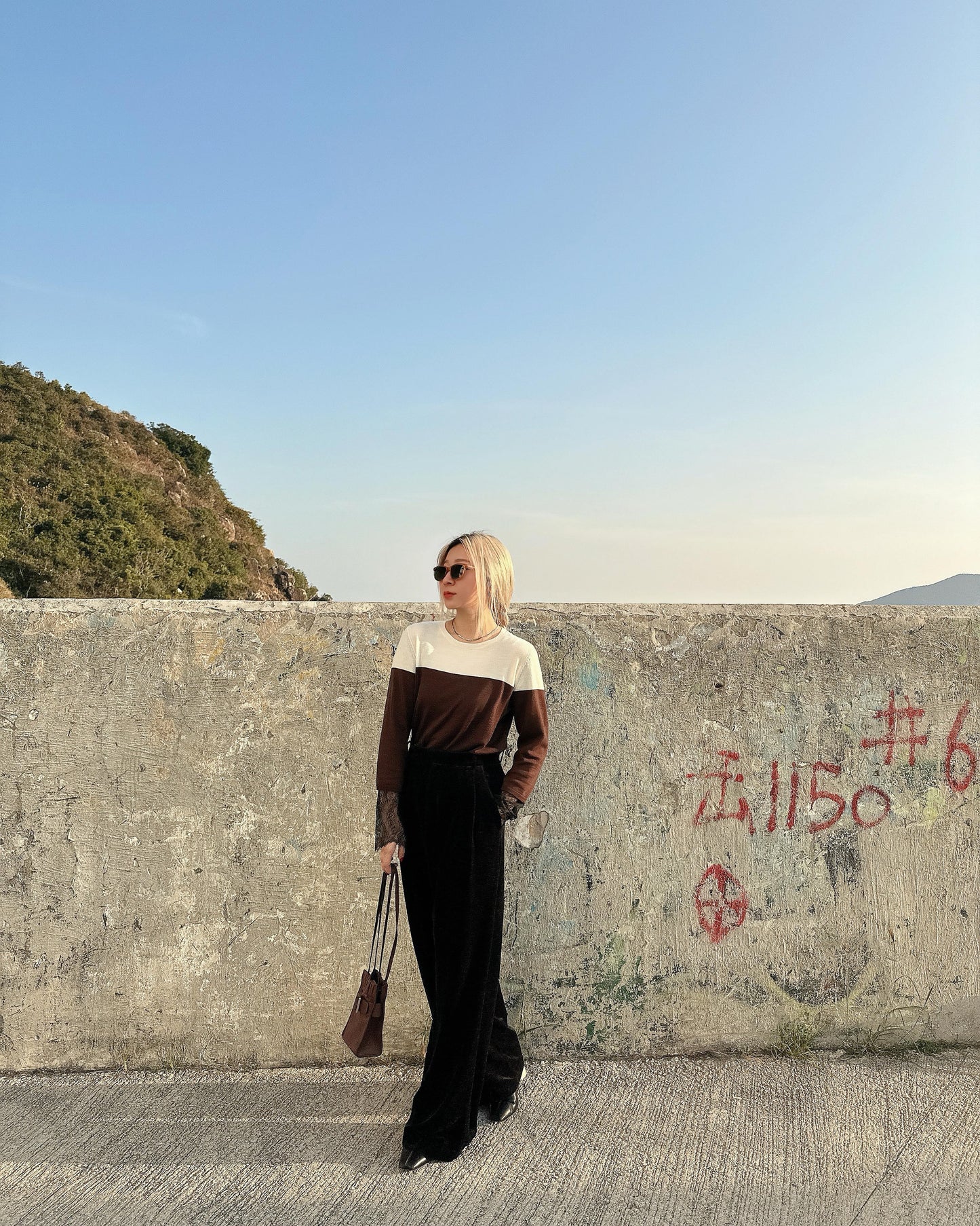 aalis SIS FW25 lace sleeves insert sweater (Brown Mix)