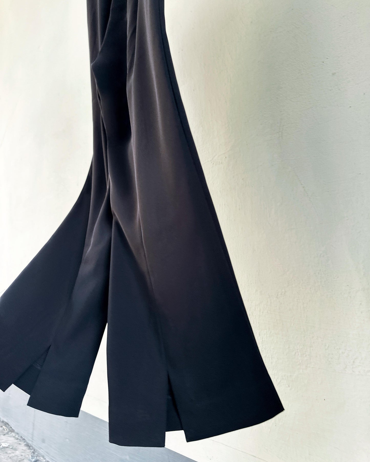 aalis GLORI SS26 back vent full length pants (Black)