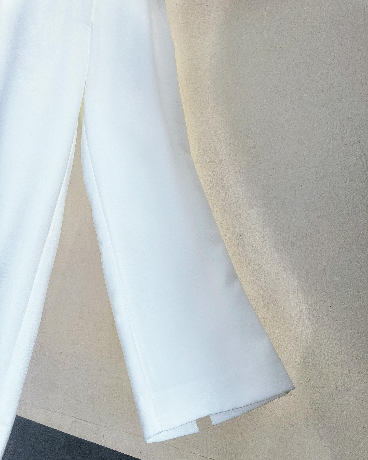 aalis GLORI SS26 back vent full length pants (White)