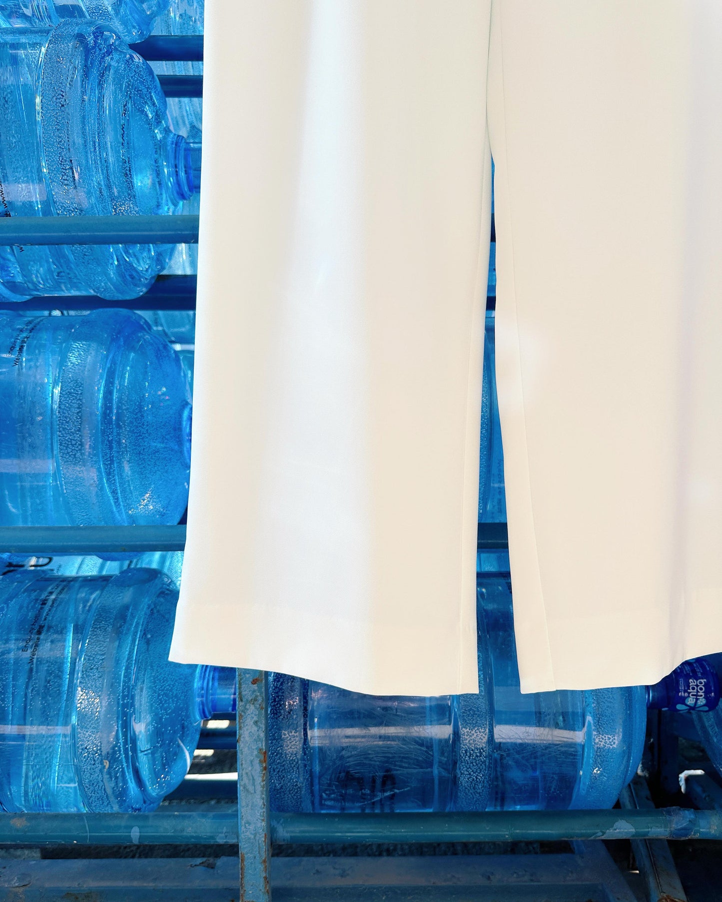 aalis GLORI SS26 back vent full length pants (White)