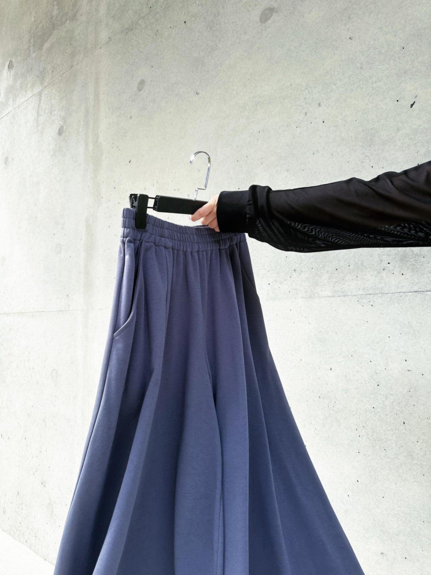 aalis ASEN SS26 knit A line wide leg pants (Grey Blue)