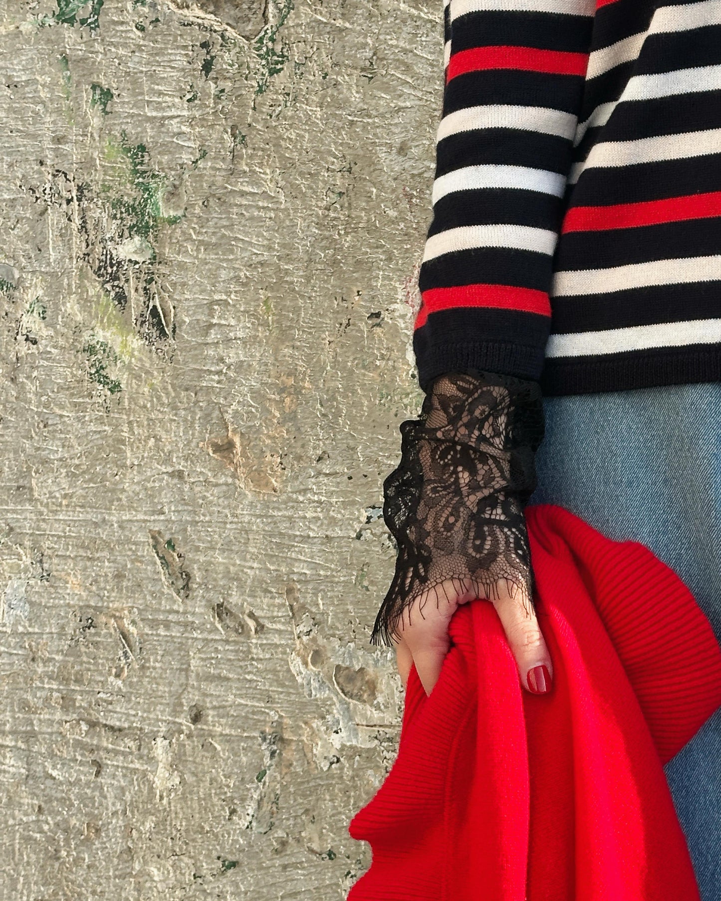 aalis LUCIE FW25 cashmere ruffle hem scarf (Red)