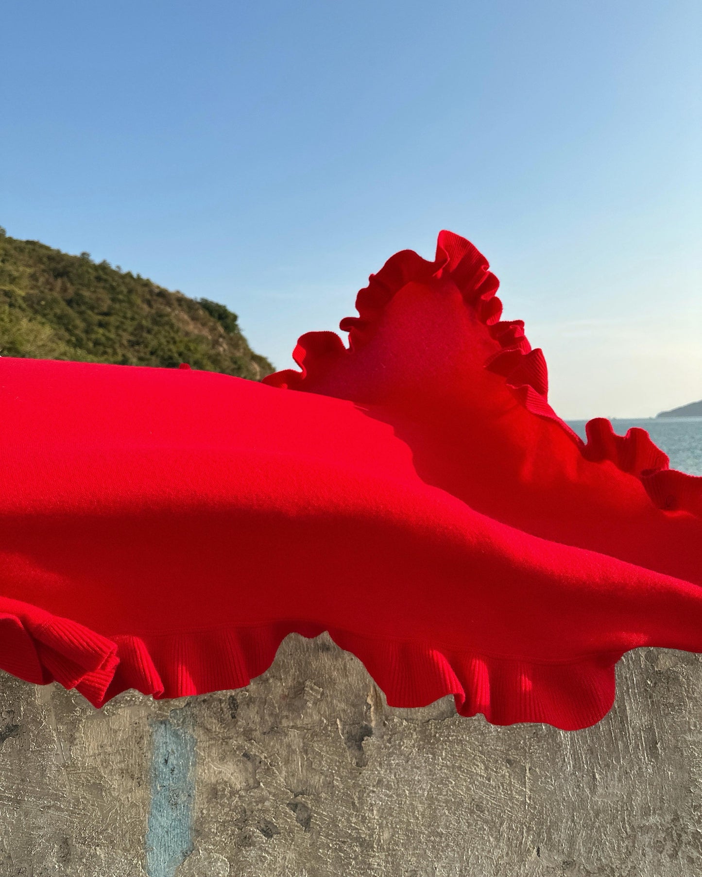 aalis LUCIE FW25 cashmere ruffle hem scarf (Red)