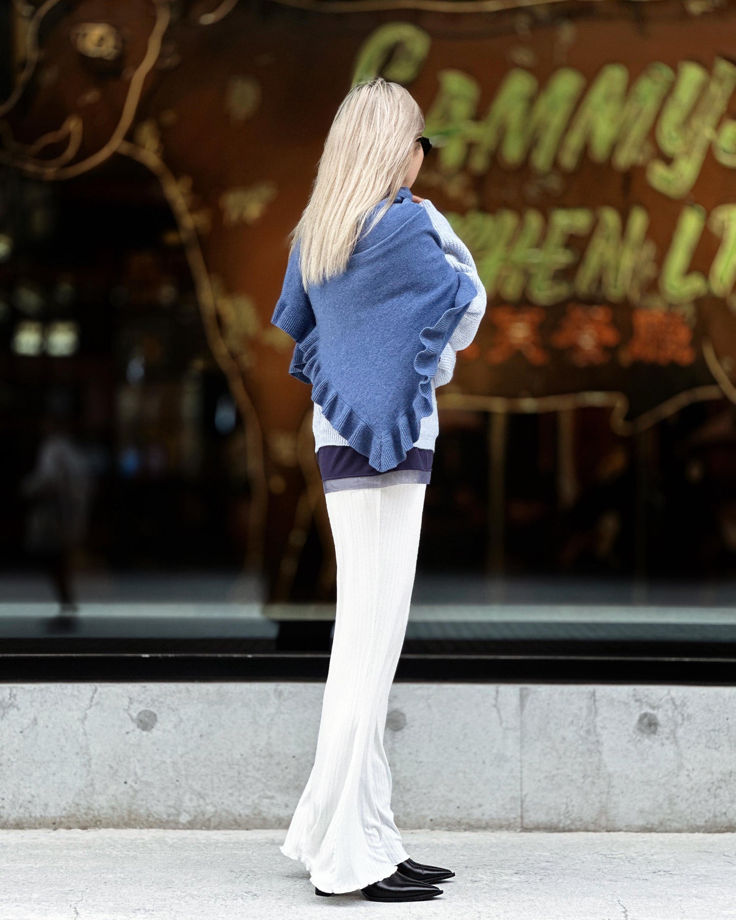 aalis LUCIE FW25 cashmere ruffle hem scarf (Heather Blue)