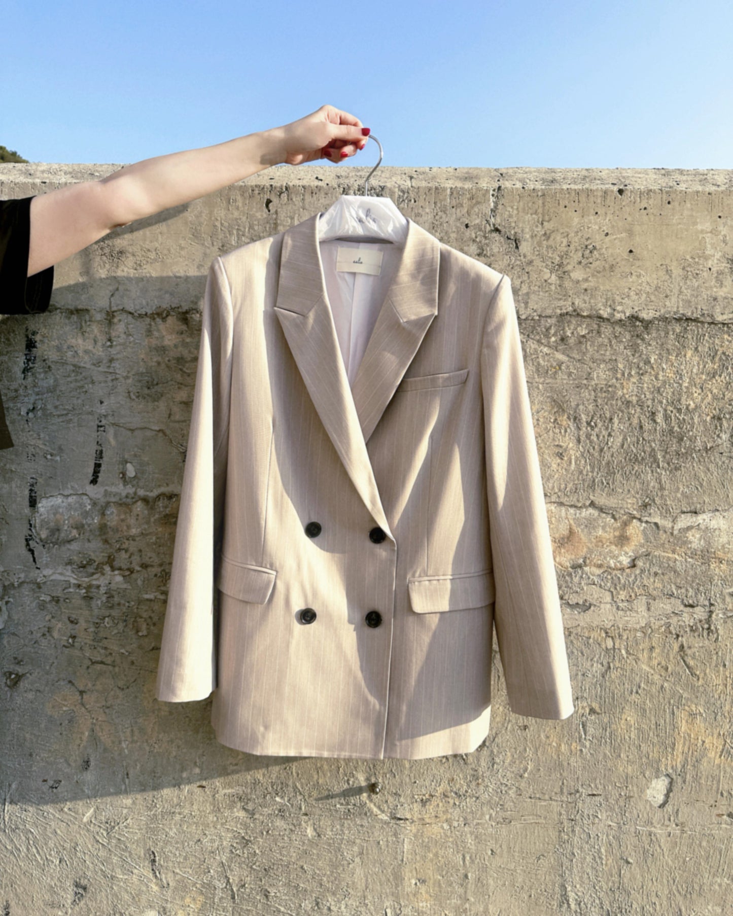 (Pre-order) aalis MONI STRIPE SS26 blazer (Lt Beige)